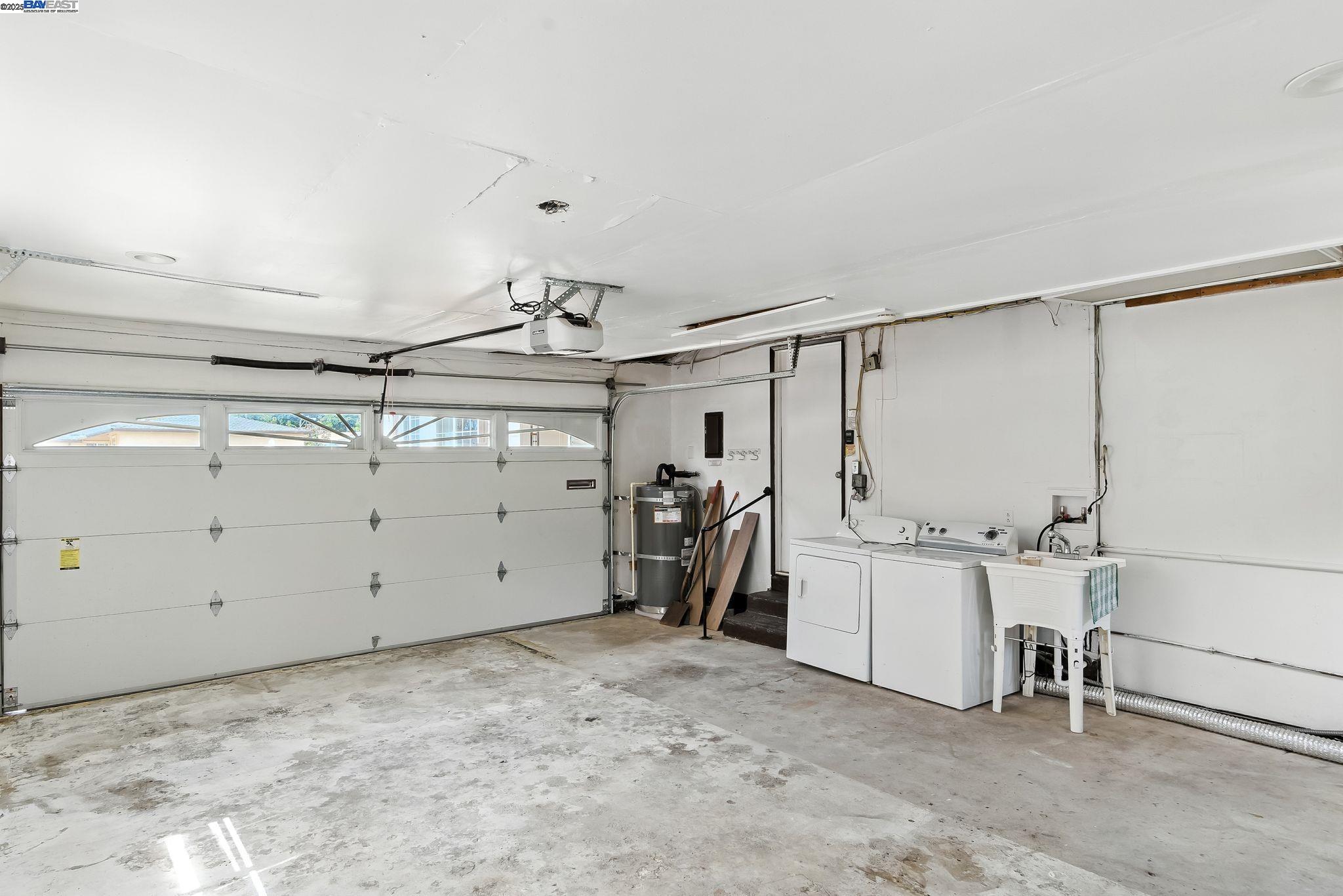 Newark, California, 94560, United States, 3 Bedrooms Bedrooms, ,2 BathroomsBathrooms,Residential,For Sale,1947104
