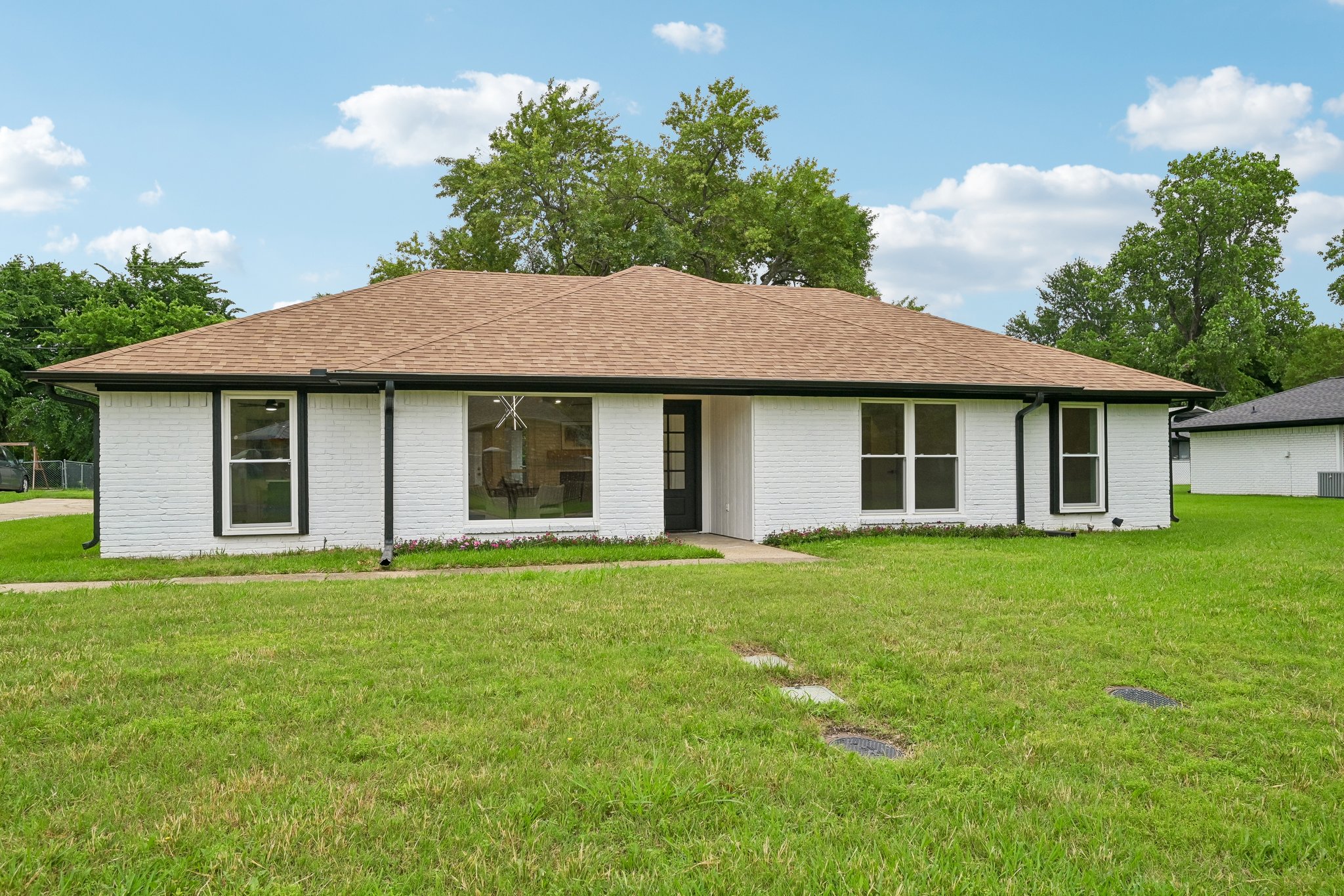  Set on an Oversized Lot in Sachse - 物件實景