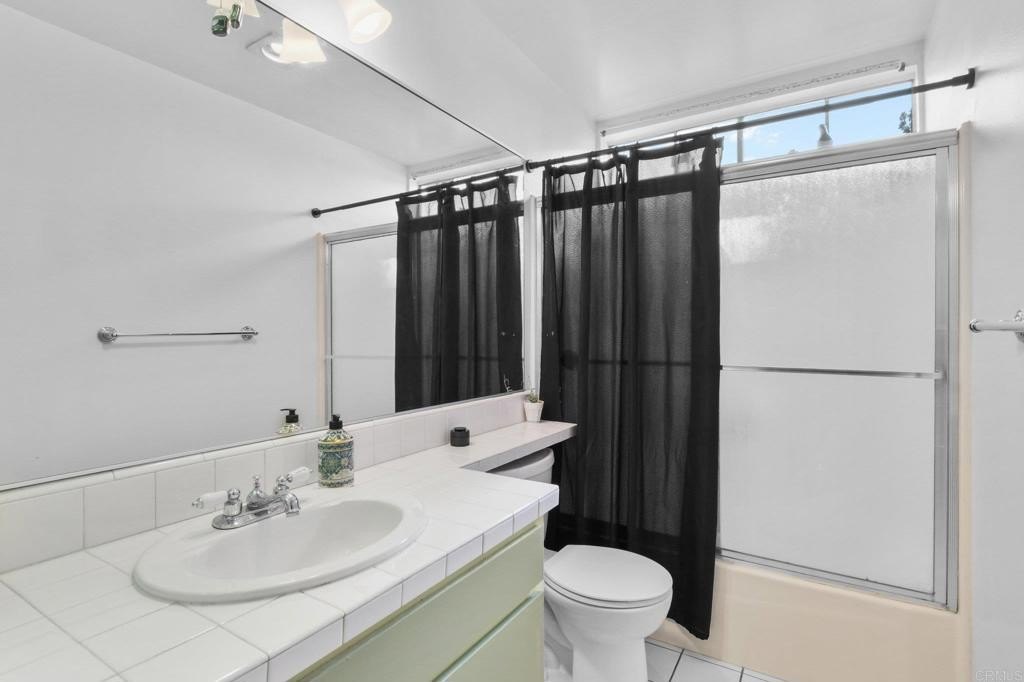 San Diego, California, 92139, United States, 3 Bedrooms Bedrooms, ,2 BathroomsBathrooms,Residential,For Sale,1991958