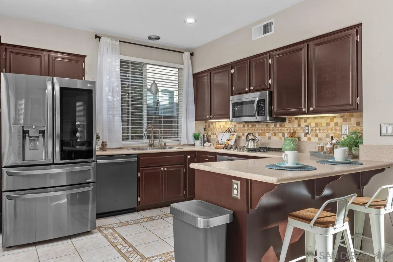 Escondido, California, 92026, United States, 3 Bedrooms Bedrooms, ,3 BathroomsBathrooms,Residential,For Sale,2003359