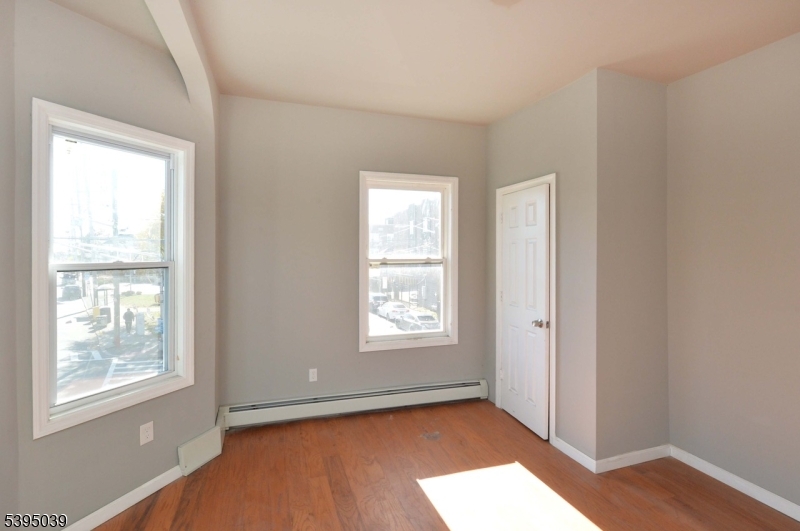 Paterson City, New Jersey, 07504, United States, 10 Bedrooms Bedrooms, ,3 BathroomsBathrooms,Residential,For Sale,1988111