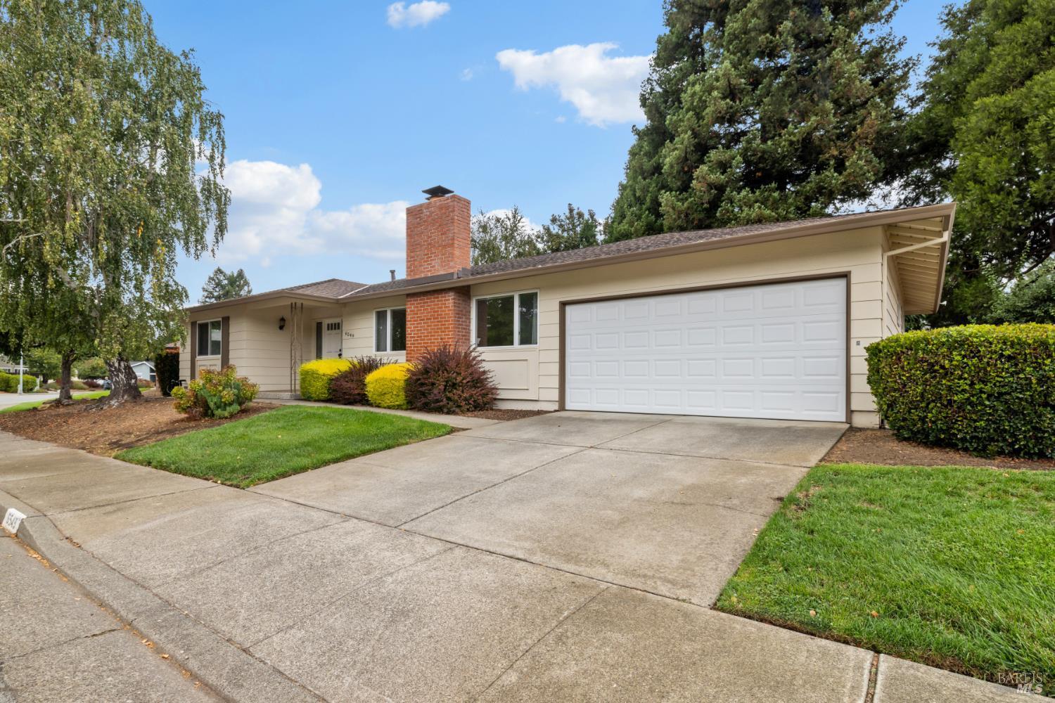 Santa Rosa, California, 95409, United States, 2 Bedrooms Bedrooms, ,2 BathroomsBathrooms,Residential,For Sale,1975845