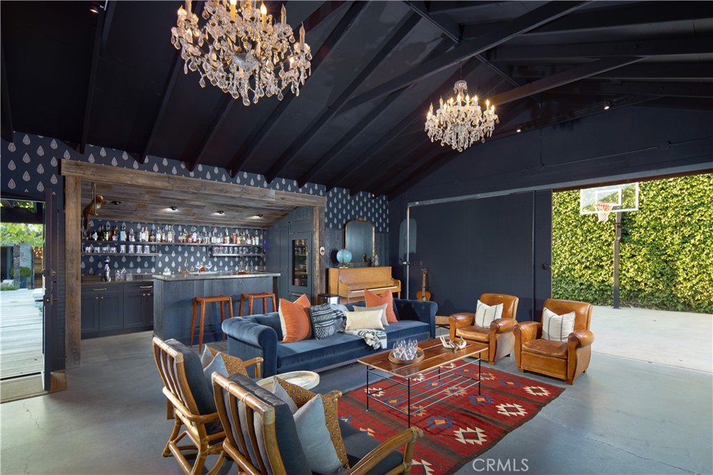 Newport Beach, California, 92660, United States, 4 Bedrooms Bedrooms, ,3 BathroomsBathrooms,Residential,For Sale,1927269