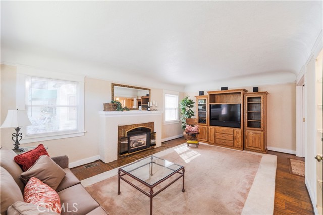 Anaheim, California, 92805, United States, 2 Bedrooms Bedrooms, ,1 BathroomBathrooms,Residential,For Sale,1986125