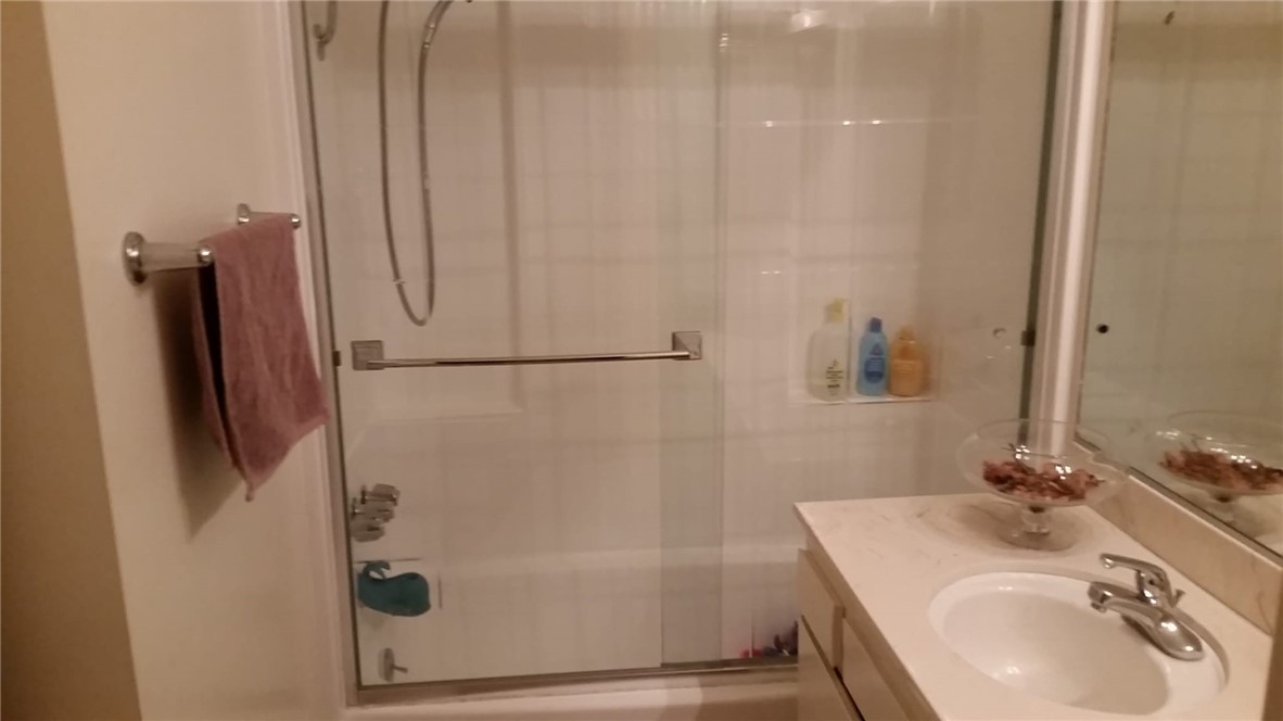 Valley Village, California, 91607, United States, 2 Bedrooms Bedrooms, ,2 BathroomsBathrooms,Residential,For Sale,1752773
