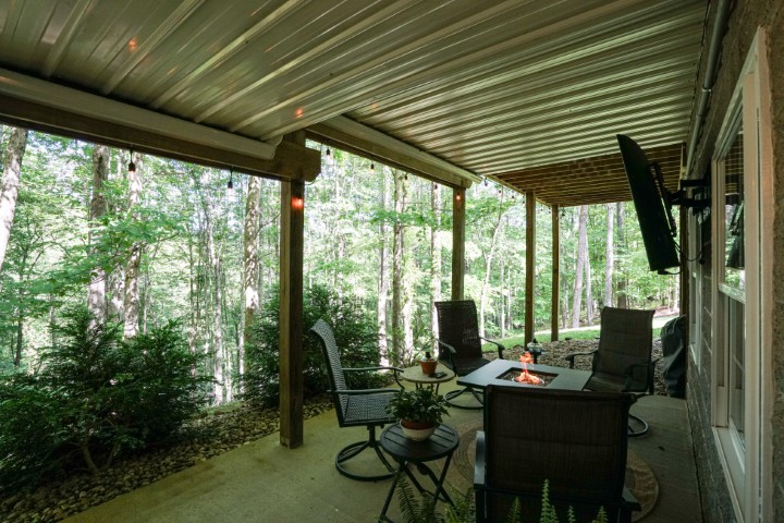 Horner, West Virginia, 26732, United States, 4 Bedrooms Bedrooms, ,4 BathroomsBathrooms,Residential,For Sale,1955004