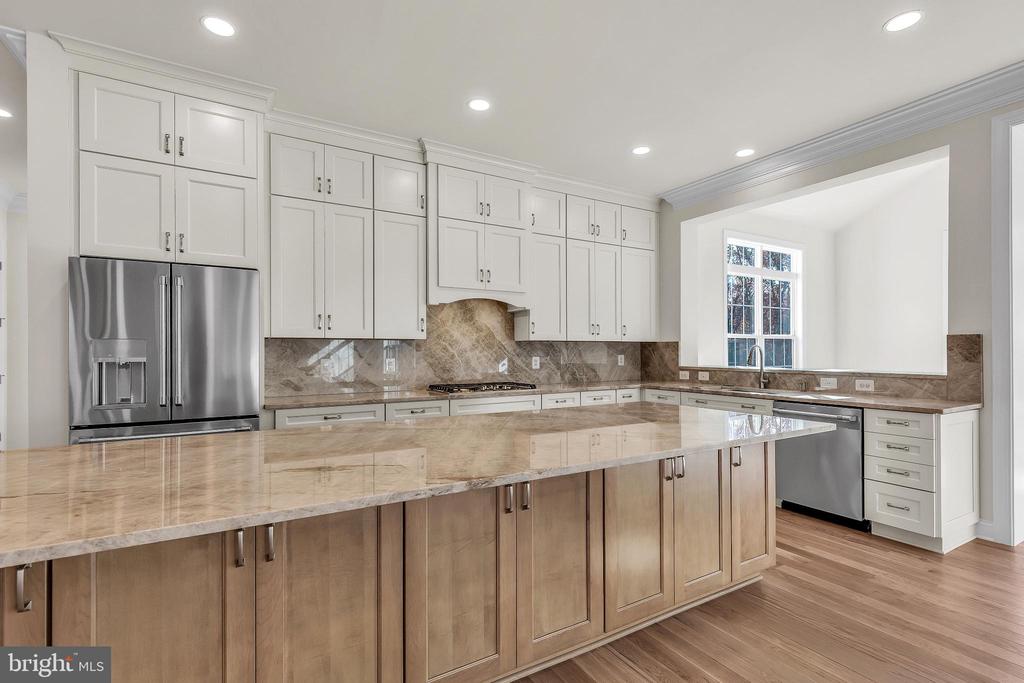 Oak Hill, Virginia, 20171, United States, 1 Bedroom Bedrooms, ,2 BathroomsBathrooms,Residential,For Sale,1984507