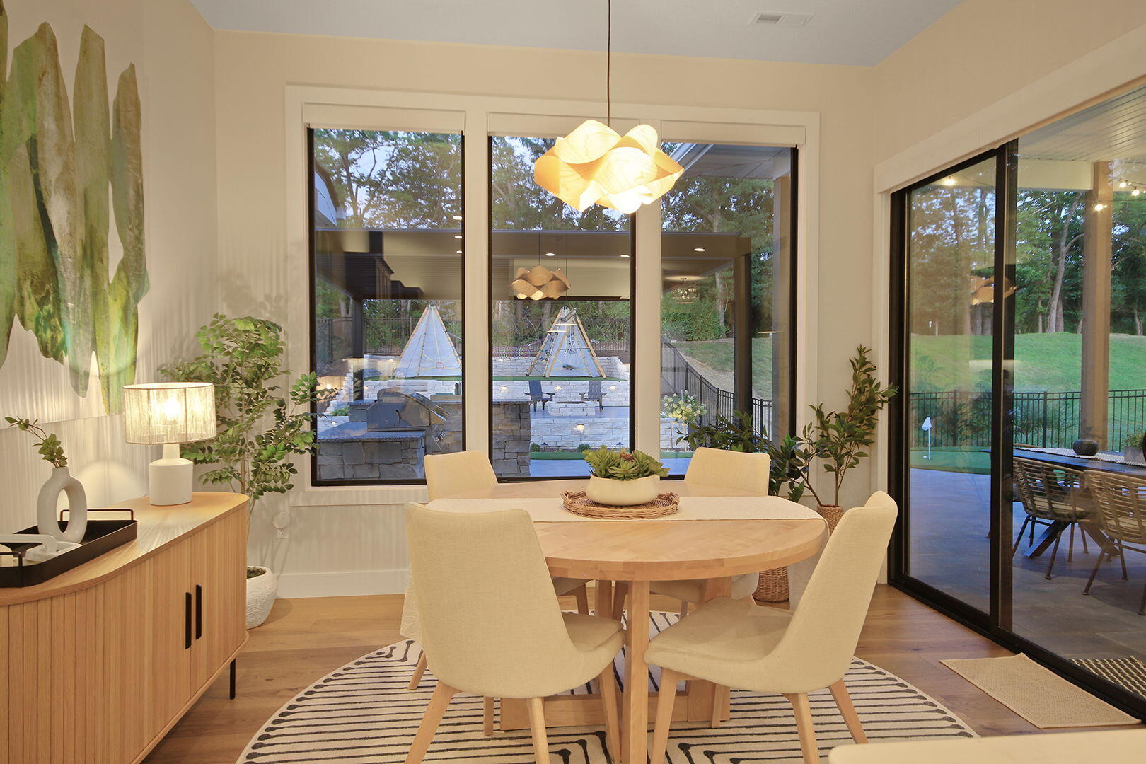 COLUMBIA, Missouri, 65201, United States, 3 Bedrooms Bedrooms, ,2 BathroomsBathrooms,Residential,For Sale,1984001