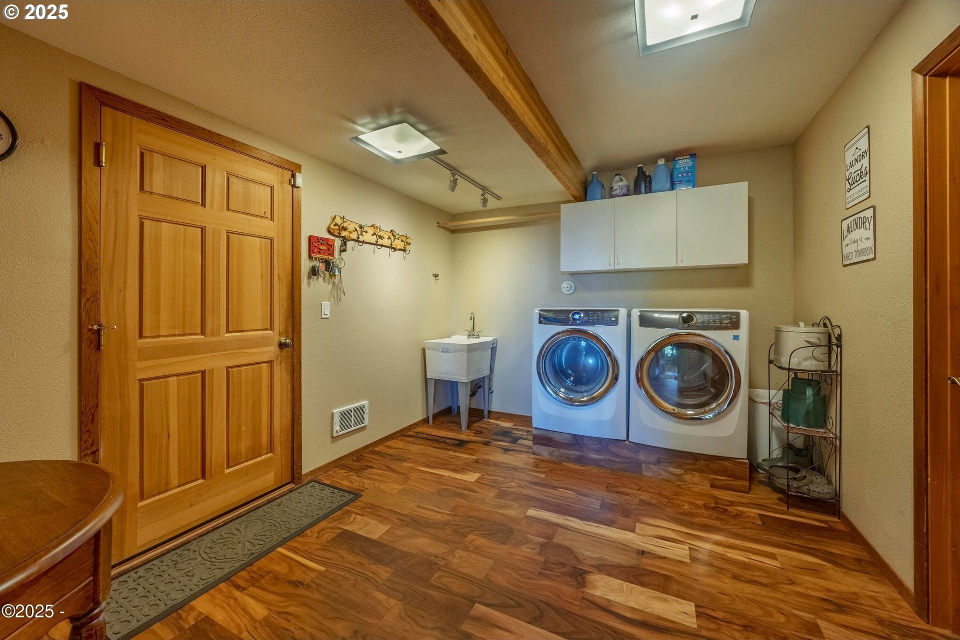 Otis, Oregon, 97368, United States, 4 Bedrooms Bedrooms, ,4 BathroomsBathrooms,Residential,For Sale,1941736