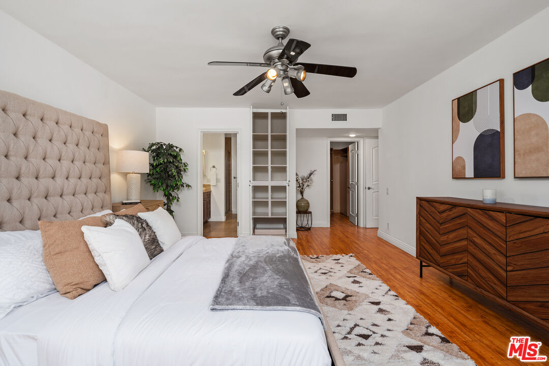 Sherman Oaks, California, 91423, United States, 3 Bedrooms Bedrooms, ,3 BathroomsBathrooms,Residential,For Sale,1927164