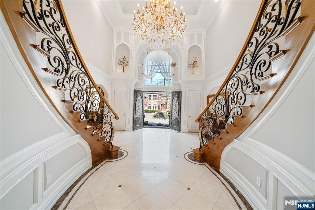 Fort Lee, New Jersey, 07024, United States, 6 Bedrooms Bedrooms, ,7 BathroomsBathrooms,Residential,For Sale,1891733