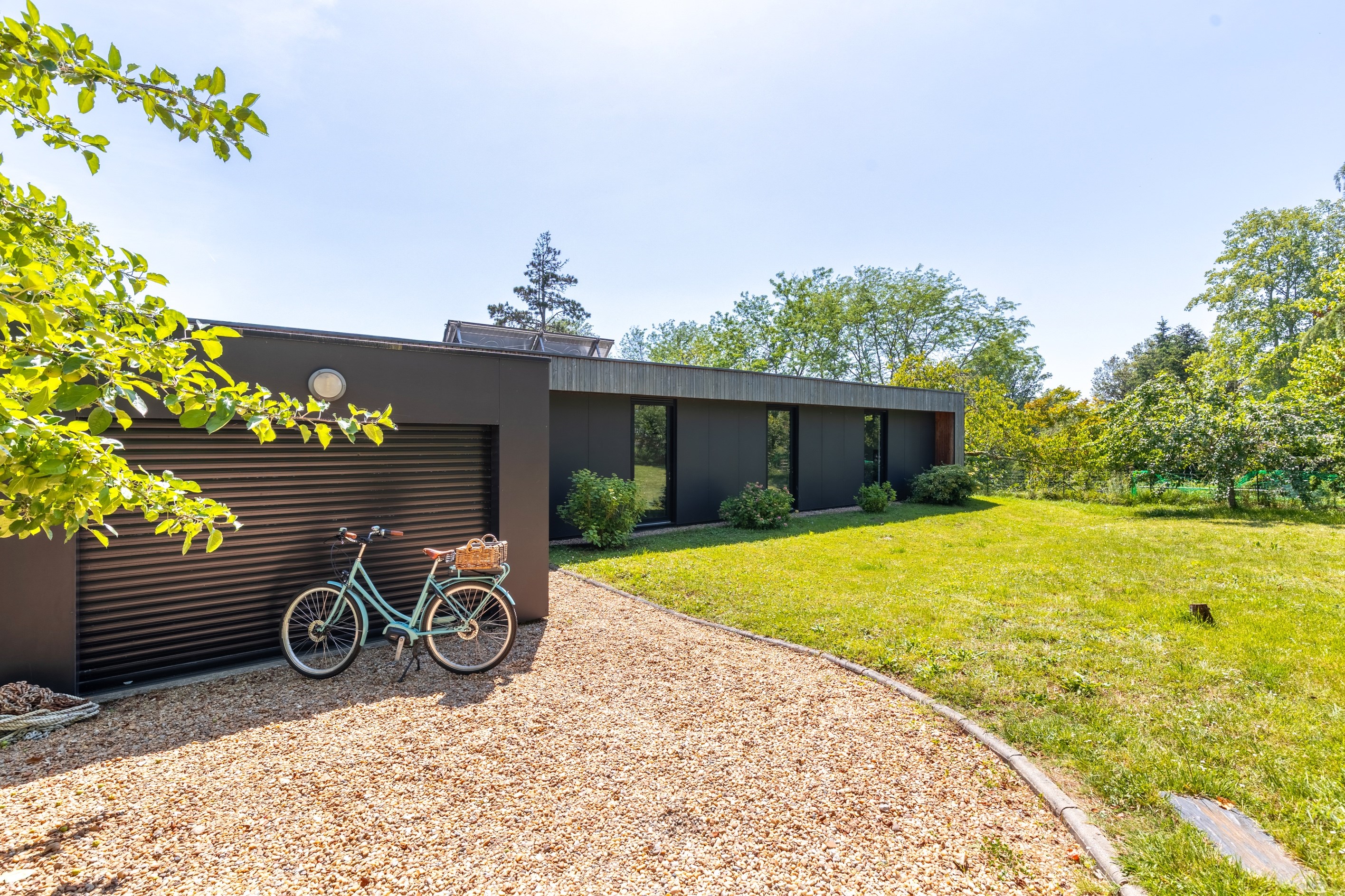  ON THE OUTSKIRTS OF BORDEAUX – AN ELEGANT BIOCLIMATIC ARCHITECT-DESIGNED HOUSE … - 物件實景