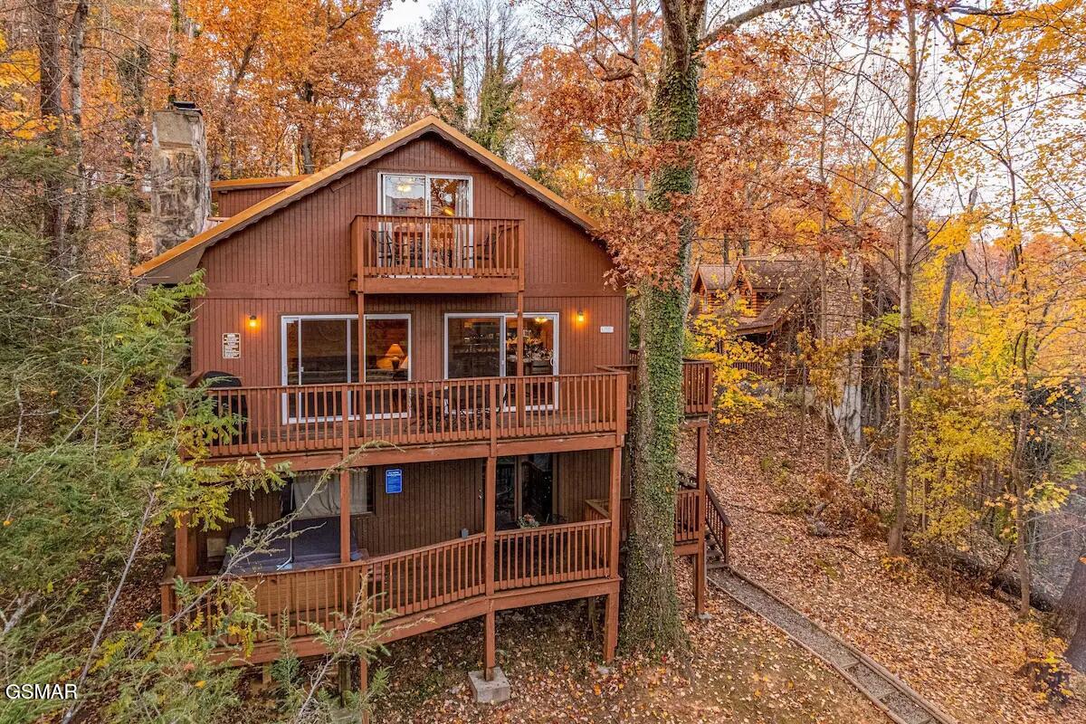 Gatlinburg, Tennessee, 37738, United States, 5 Bedrooms Bedrooms, ,4 BathroomsBathrooms,Residential,For Sale,2023747