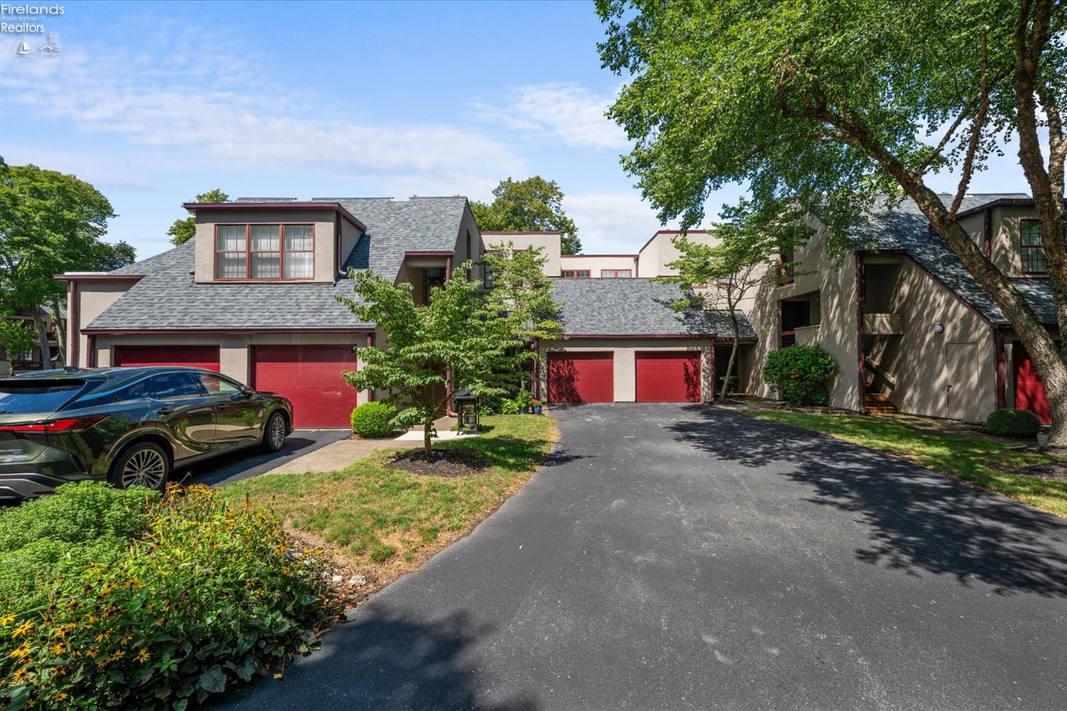 Port Clinton, Ohio, 43452, United States, 2 Bedrooms Bedrooms, ,3 BathroomsBathrooms,Residential,For Sale,1982032