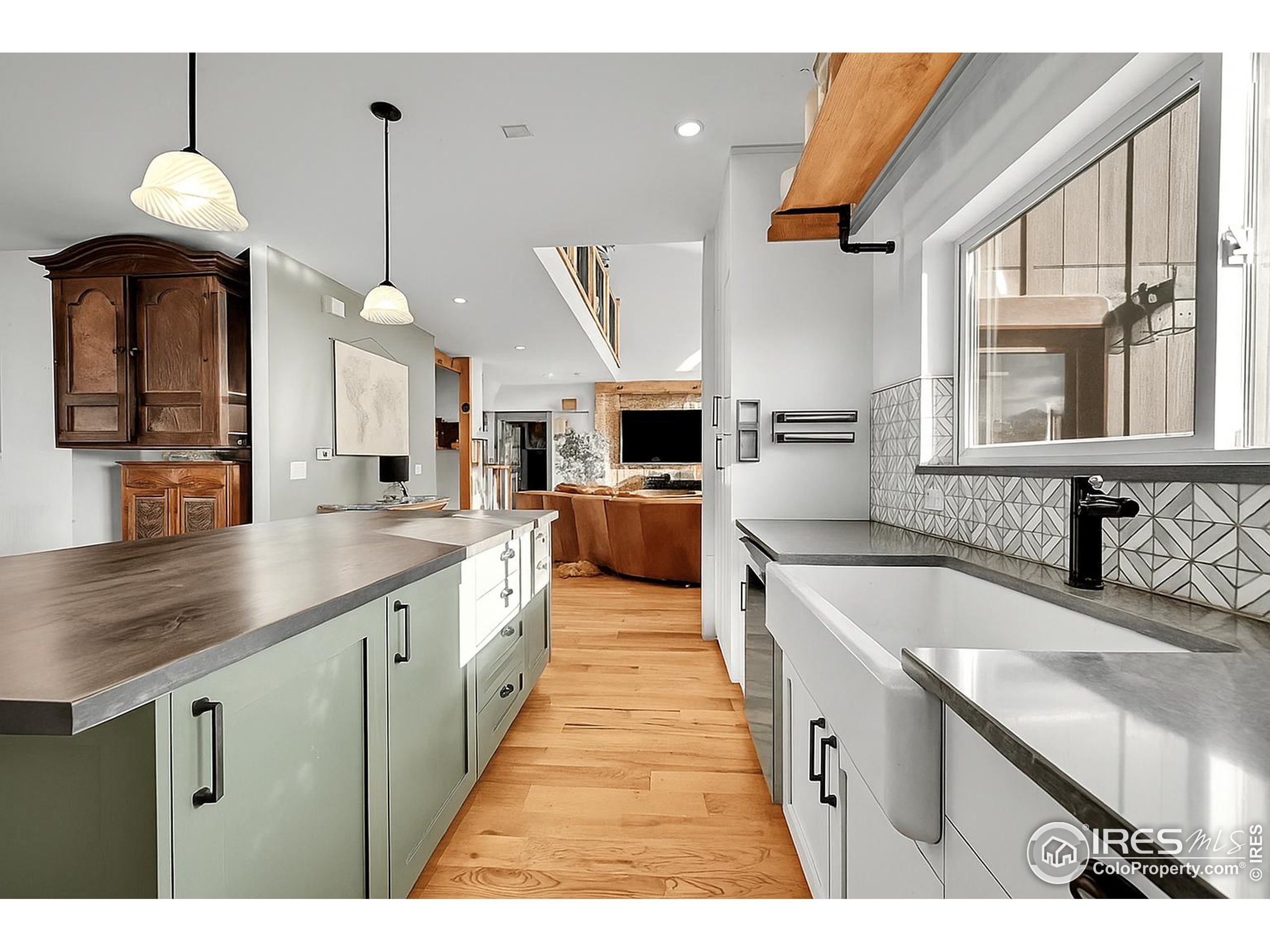 Lyons, Colorado, 80540, United States, 4 Bedrooms Bedrooms, ,2 BathroomsBathrooms,Residential,For Sale,1991914