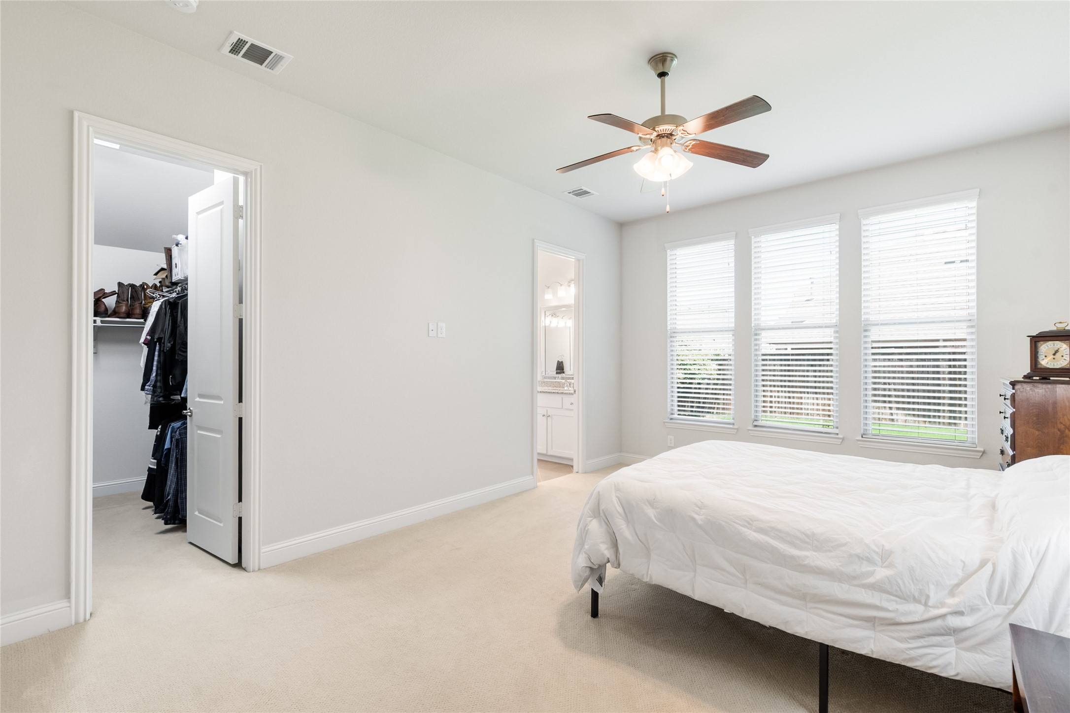 Carrollton, Texas, 75010, United States, 3 Bedrooms Bedrooms, ,2 BathroomsBathrooms,Residential,For Sale,1901690