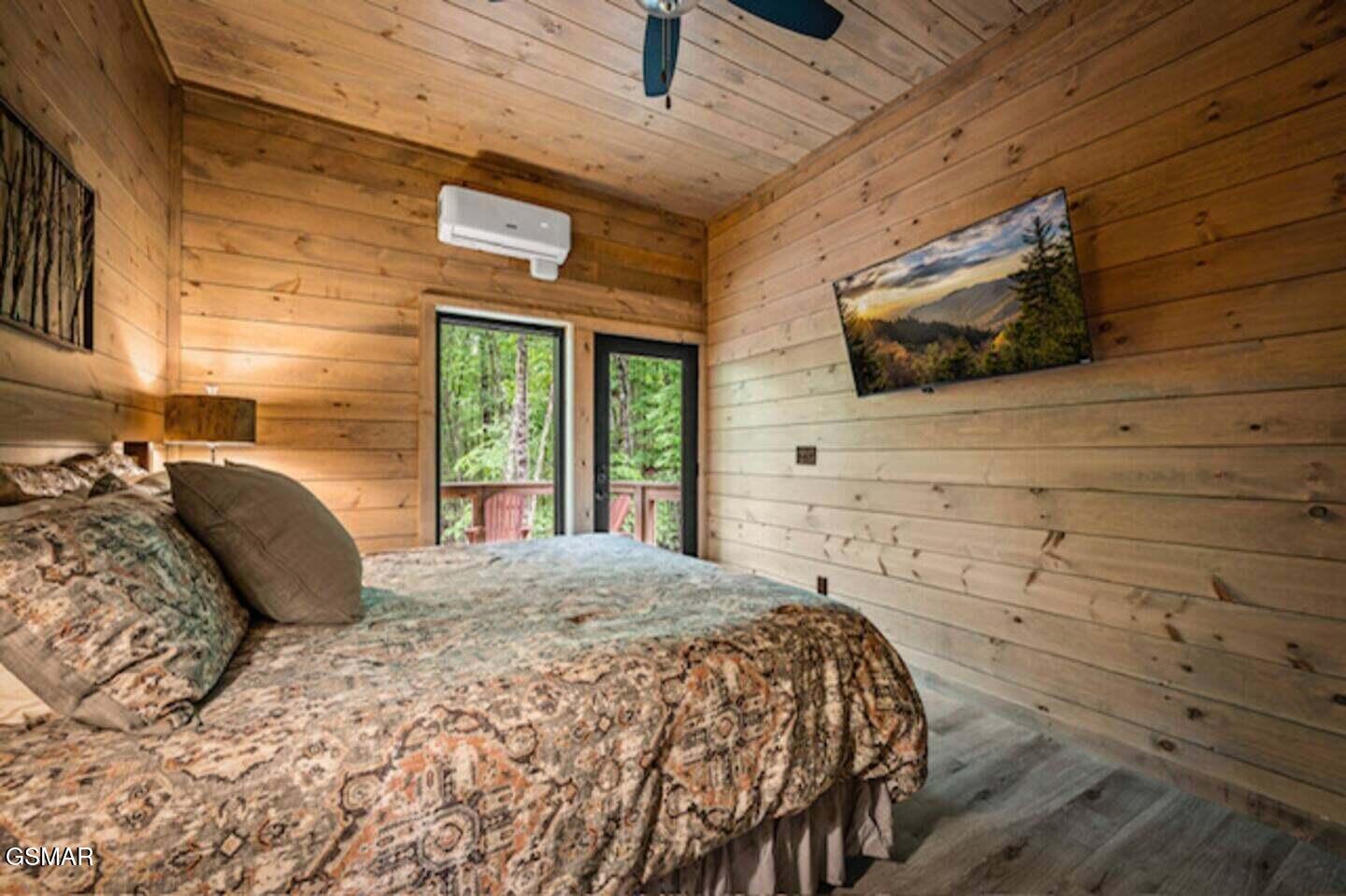 Sevierville, Tennessee, 37862, United States, 2 Bedrooms Bedrooms, ,3 BathroomsBathrooms,Residential,For Sale,1976879