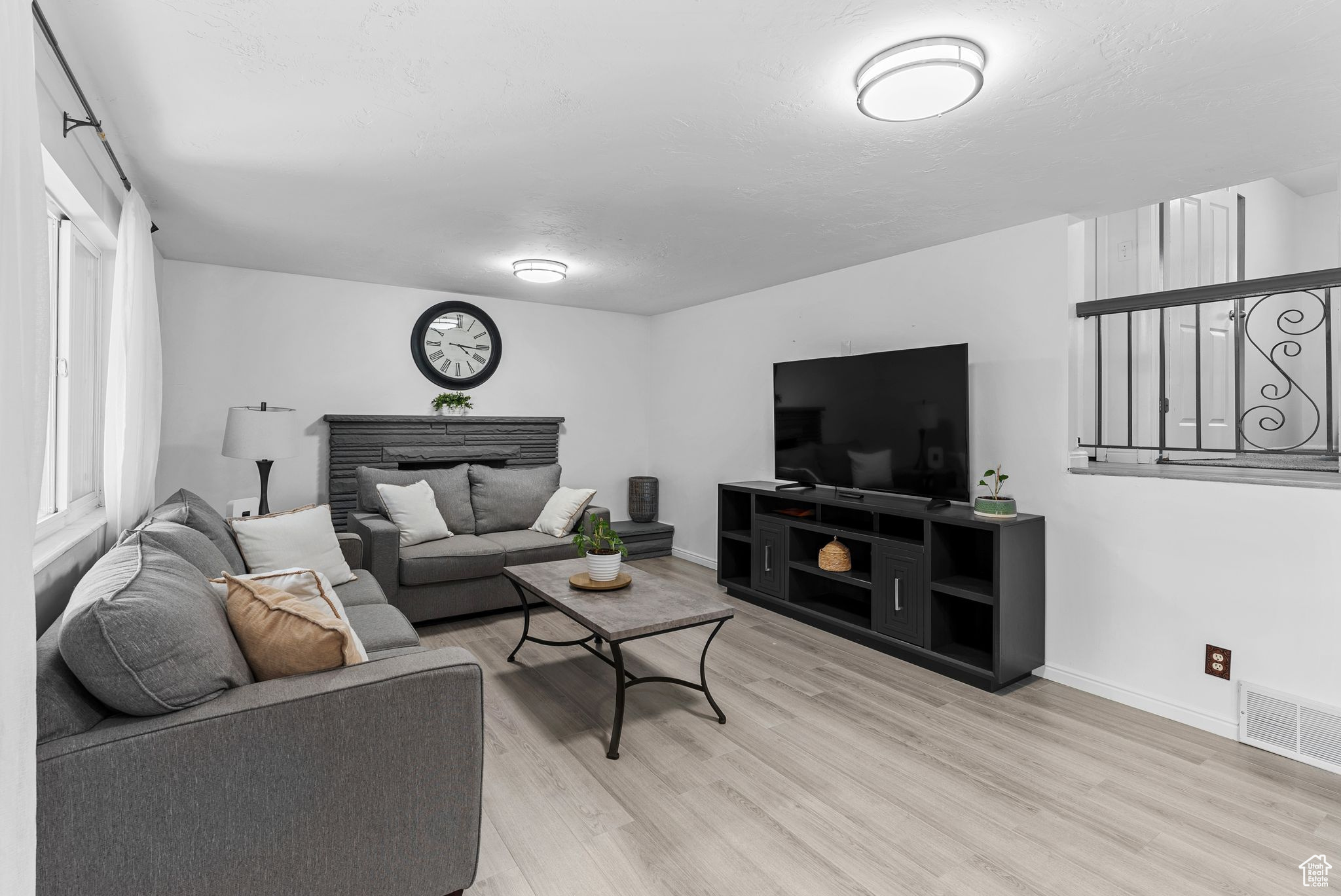 Taylorsville, Utah, 84129, United States, 5 Bedrooms Bedrooms, ,1 BathroomBathrooms,Residential,For Sale,1957642