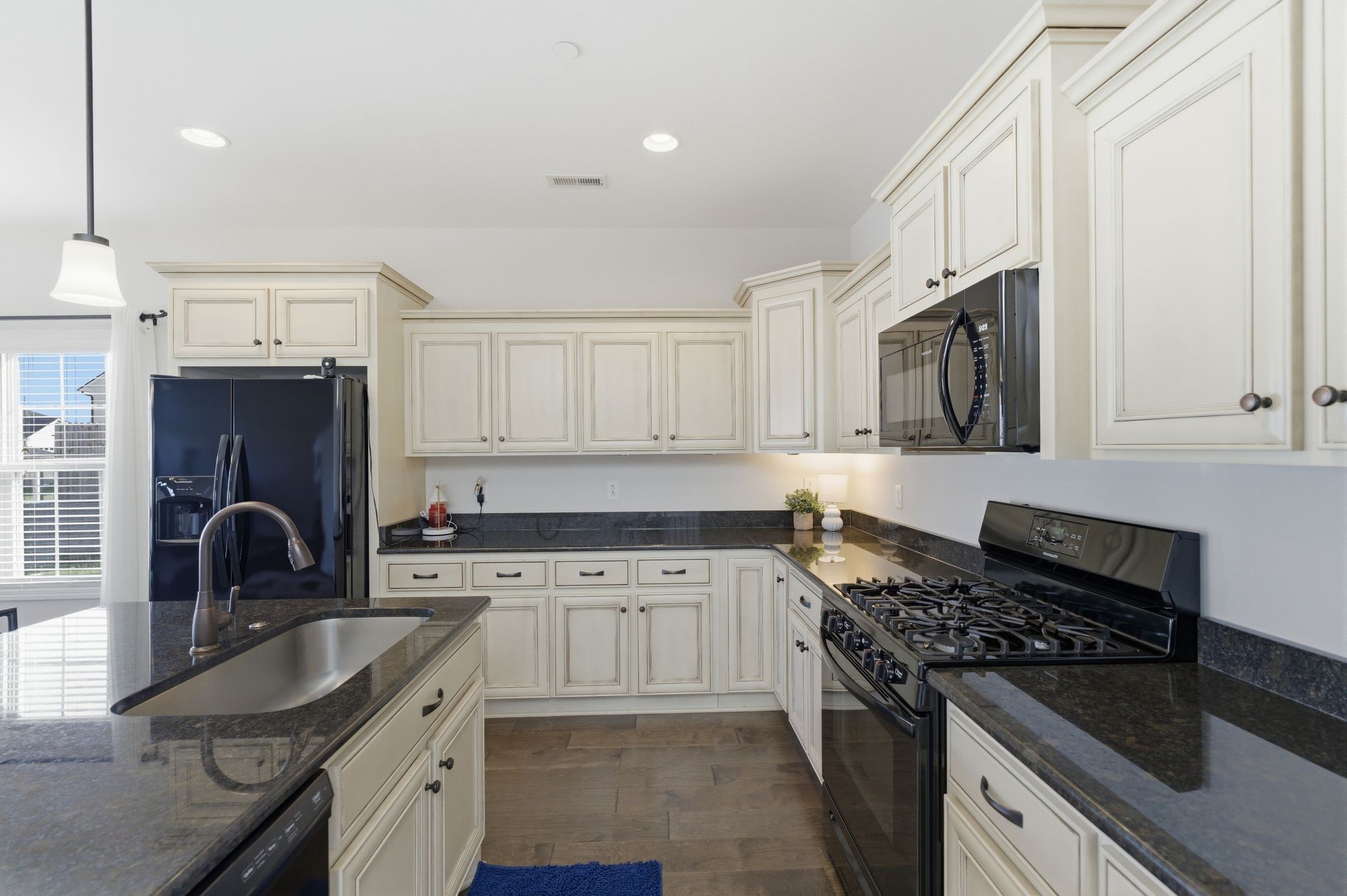  1007 Azalea Ct S, Ashland City, TN, 37015 - 物件實景