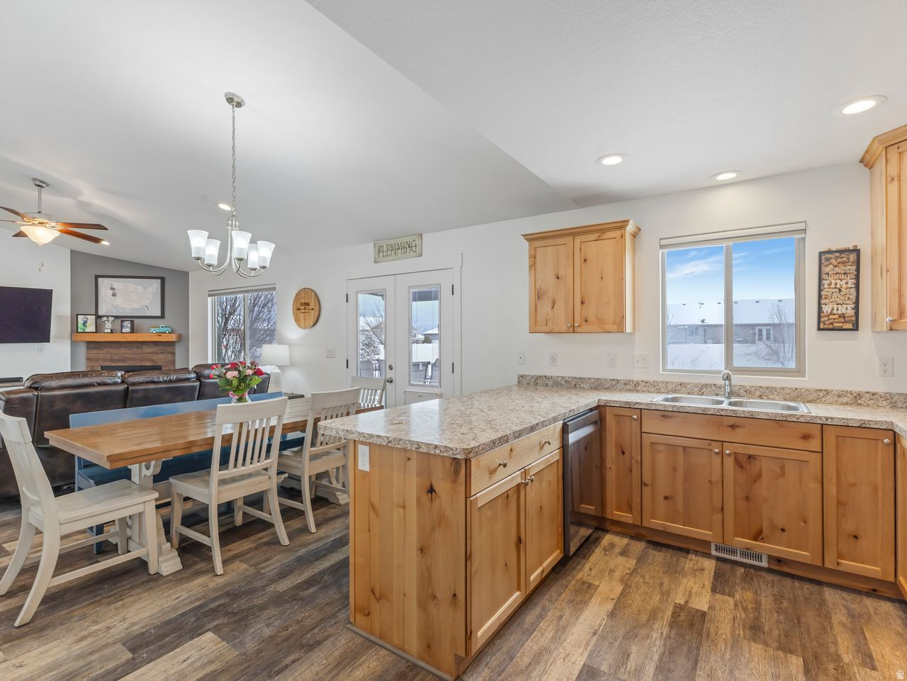 Grantsville, Utah, 84029, United States, 6 Bedrooms Bedrooms, ,3 BathroomsBathrooms,Residential,For Sale,2003482