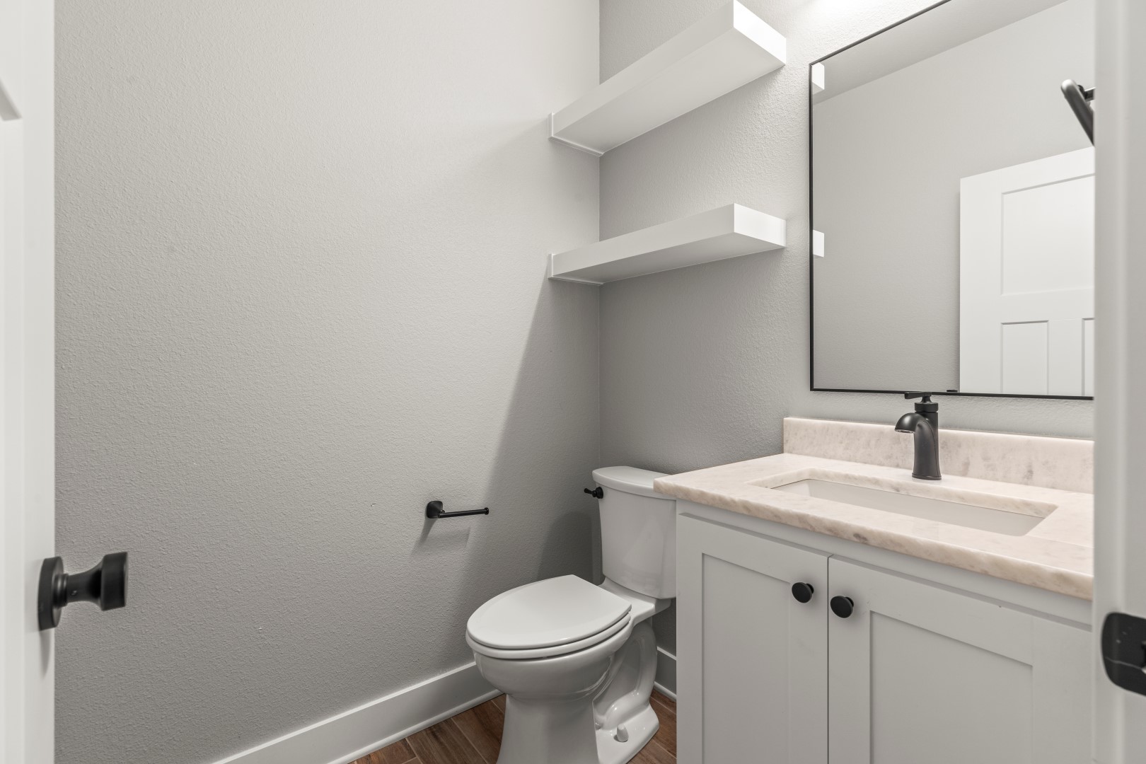 Tyler, Texas, 75706, United States, 4 Bedrooms Bedrooms, ,3 BathroomsBathrooms,Residential,For Sale,1983629