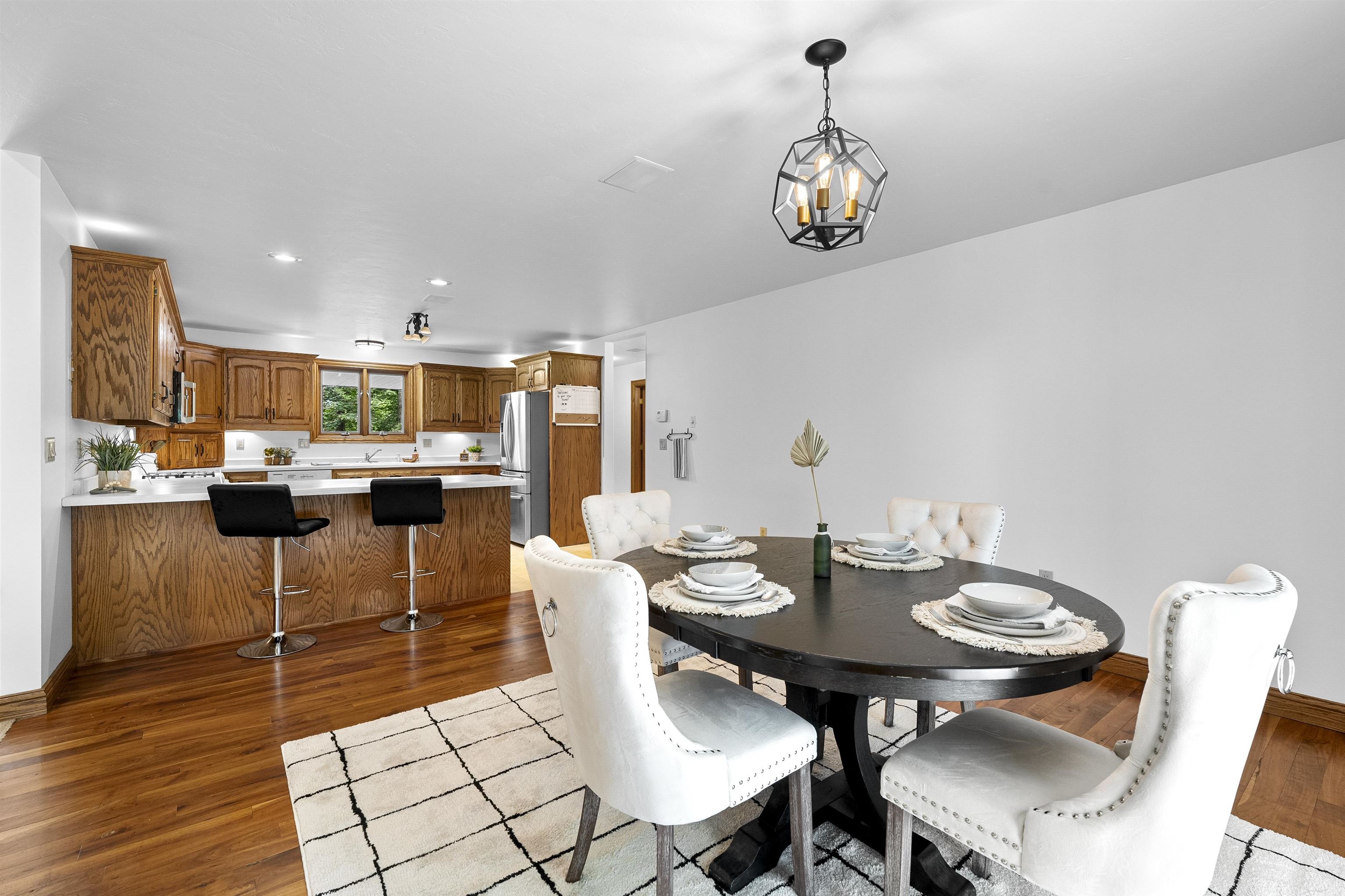 SUAMICO, Wisconsin, 54173, United States, 3 Bedrooms Bedrooms, ,4 BathroomsBathrooms,Residential,For Sale,1911099