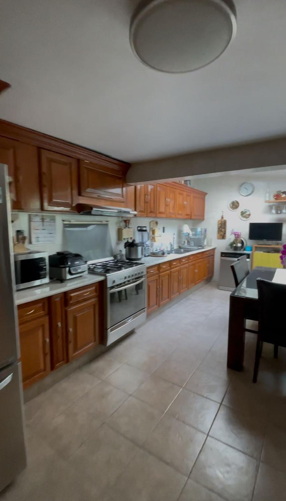 Metepec, Estado de méxico, 52169, Mexico, 5 Bedrooms Bedrooms, ,2 BathroomsBathrooms,Residential,For Sale,1804093