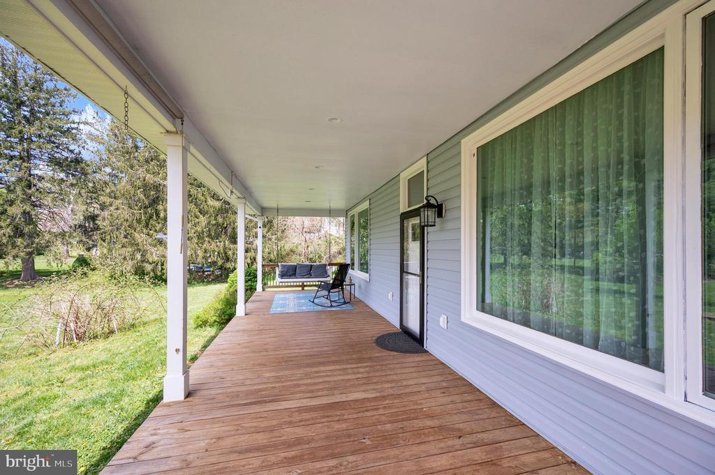 Linden, Virginia, 22642, United States, 5 Bedrooms Bedrooms, ,4 BathroomsBathrooms,Residential,For Sale,2037897