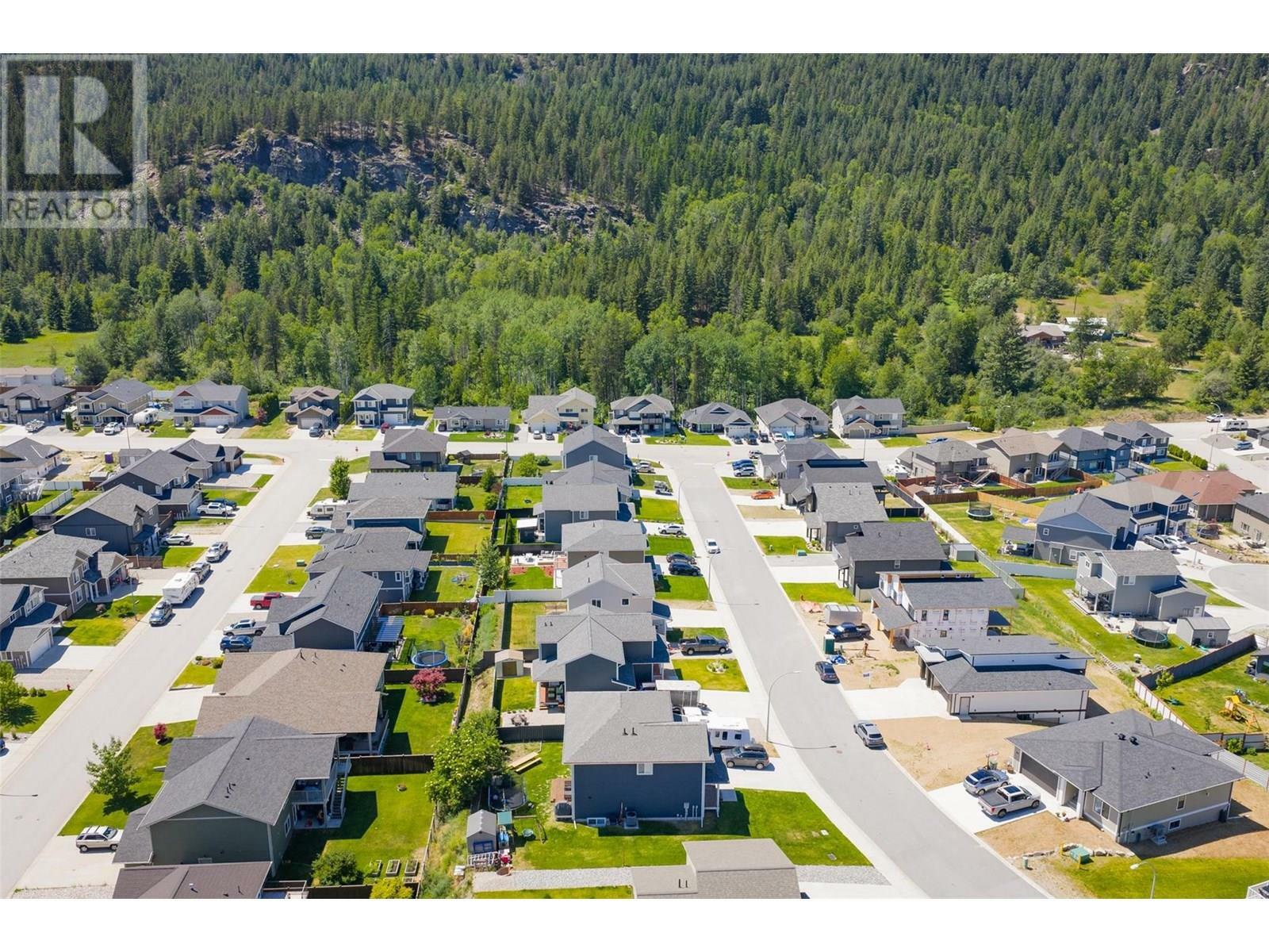 CASTLEGAR, British Columbia, V1N 4X8, CA, 6 Bedrooms Bedrooms, ,3 BathroomsBathrooms,Residential,For Sale,1883021