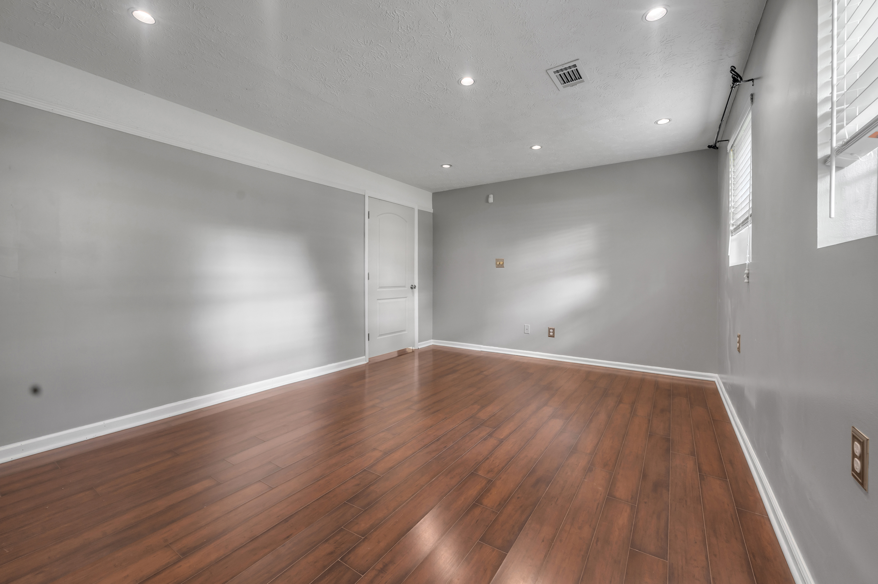 568 Merrimac Drive - 物件實景
