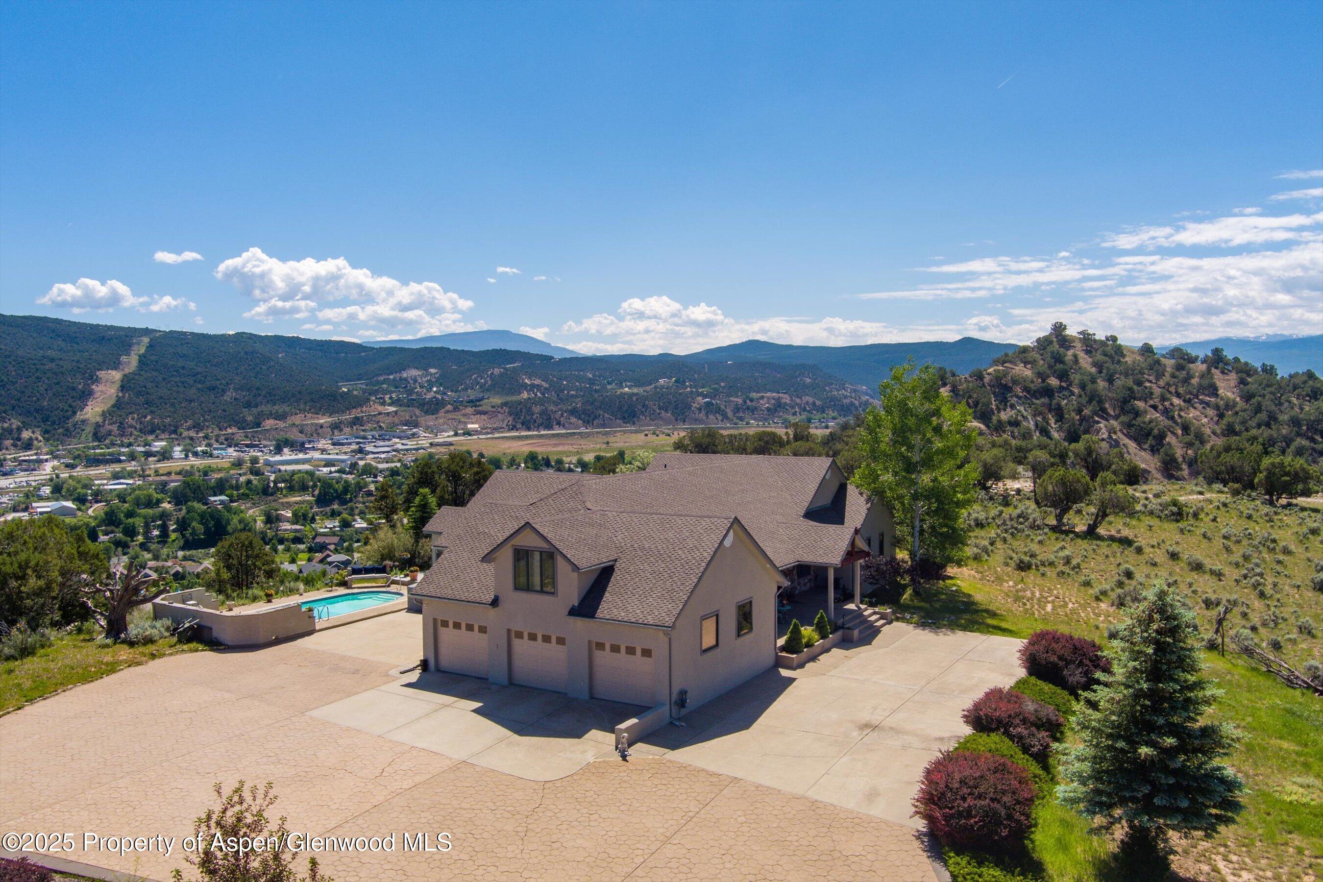 Glenwood Springs, Colorado, 81601, United States, 4 Bedrooms Bedrooms, ,5 BathroomsBathrooms,Residential,For Sale,1804908