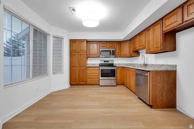 Holladay, Utah, 84117, United States, 3 Bedrooms Bedrooms, ,3 BathroomsBathrooms,Residential,For Sale,2001475