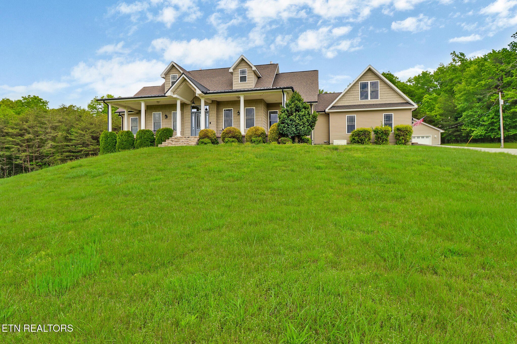 Crossville, Tennessee, 38555, United States, 3 Bedrooms Bedrooms, ,4 BathroomsBathrooms,Residential,For Sale,1977944