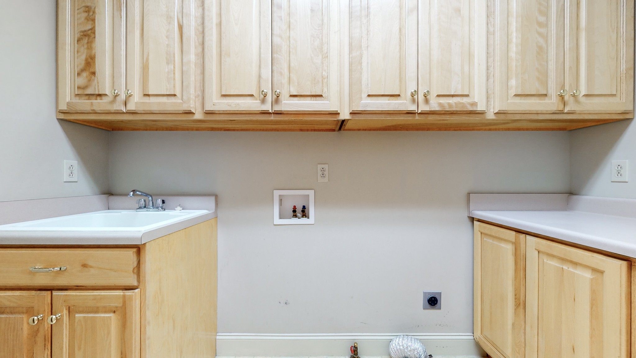 Tullahoma, Tennessee, 37388, United States, 6 Bedrooms Bedrooms, ,5 BathroomsBathrooms,Residential,For Sale,1978966