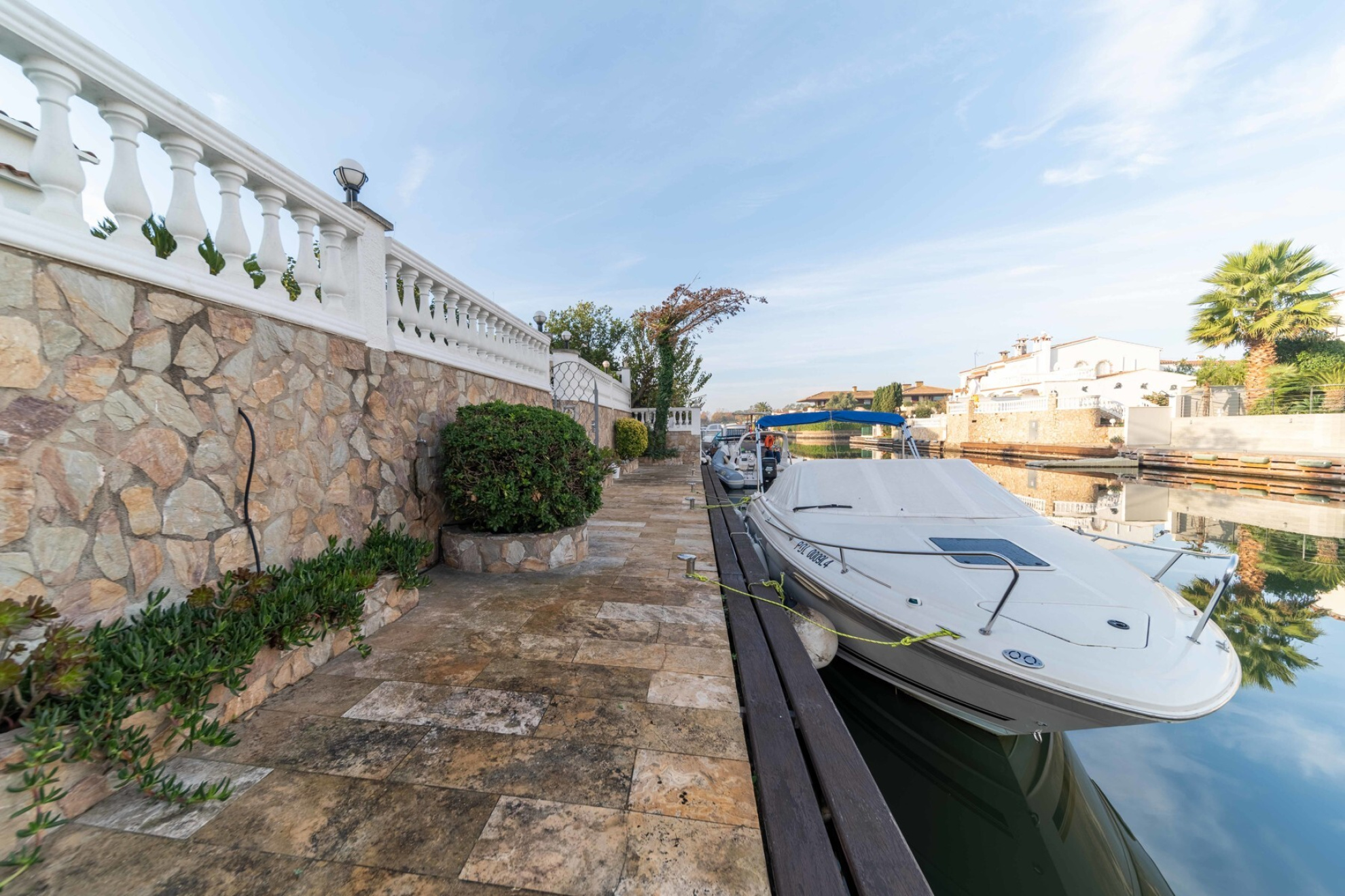  Villa with mooring in the wide channel (20 meters) and independent studio - 物件實景