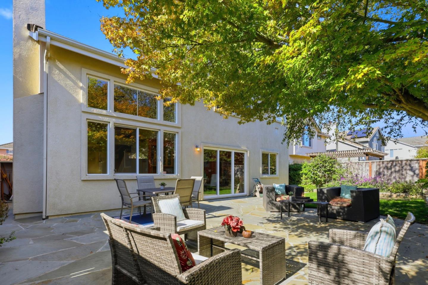 Pacifica, California, 94044, United States, 5 Bedrooms Bedrooms, ,3 BathroomsBathrooms,Residential,For Sale,1989309