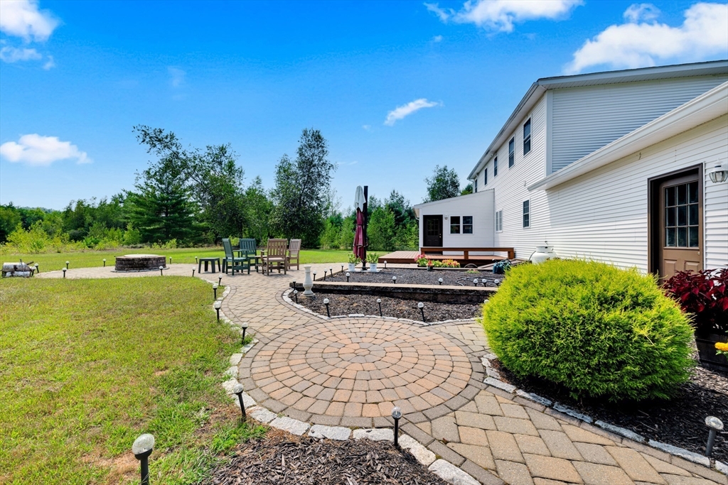 North Brookfield, Massachusetts, 01535, United States, 3 Bedrooms Bedrooms, ,3 BathroomsBathrooms,Residential,For Sale,1905631