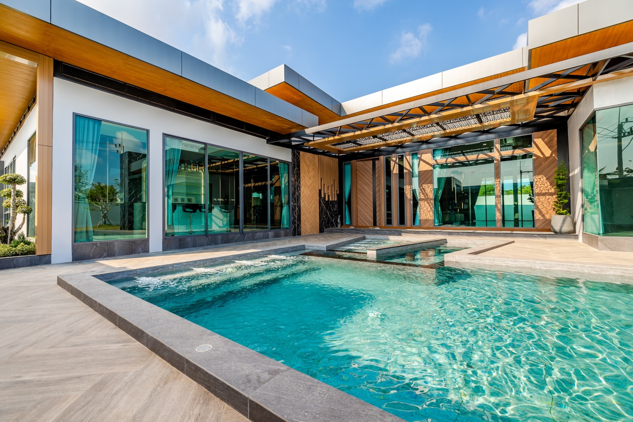 High-class living in a private and exclusive Pool Villa