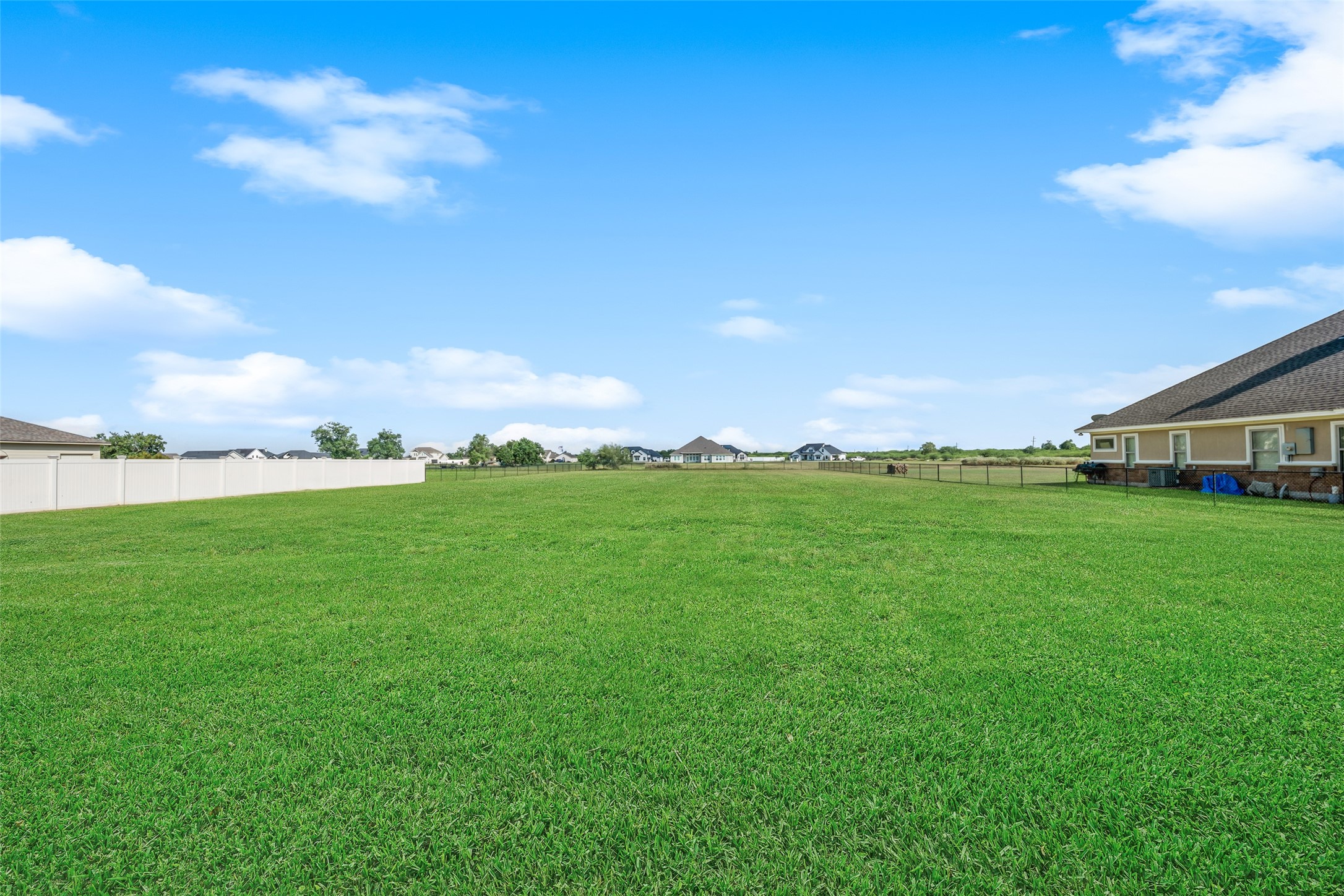  135 Wellspring Boulevard - 物件實景