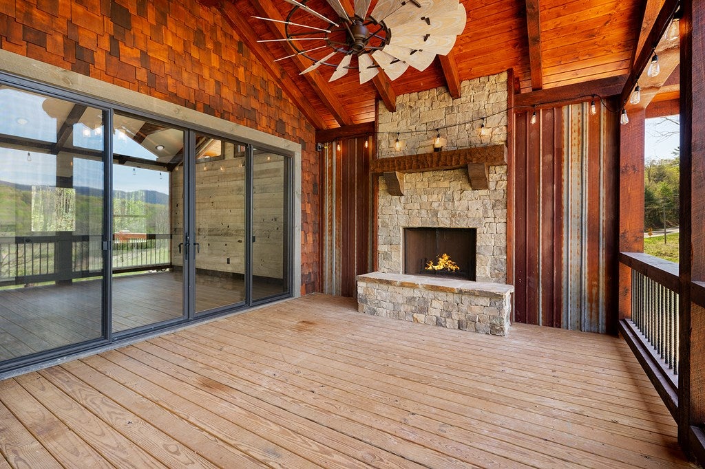 Blue Ridge, Georgia, 30513, United States, 4 Bedrooms Bedrooms, ,4 BathroomsBathrooms,Residential,For Sale,1804354