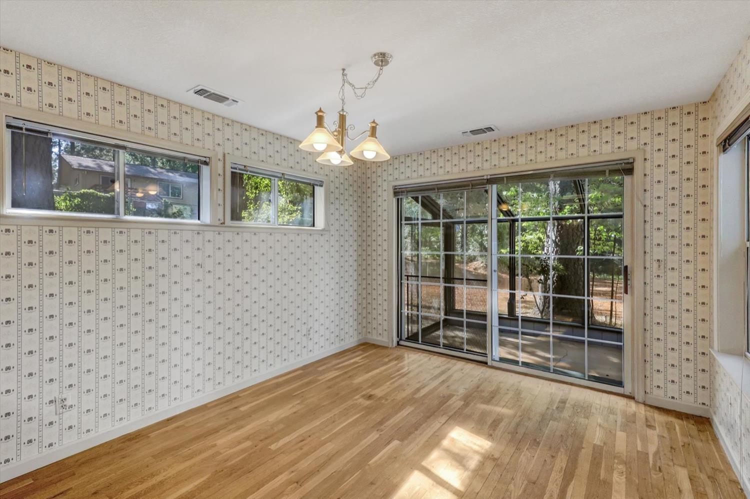 Nevada City, California, 95959, United States, 4 Bedrooms Bedrooms, ,3 BathroomsBathrooms,Residential,For Sale,1942290