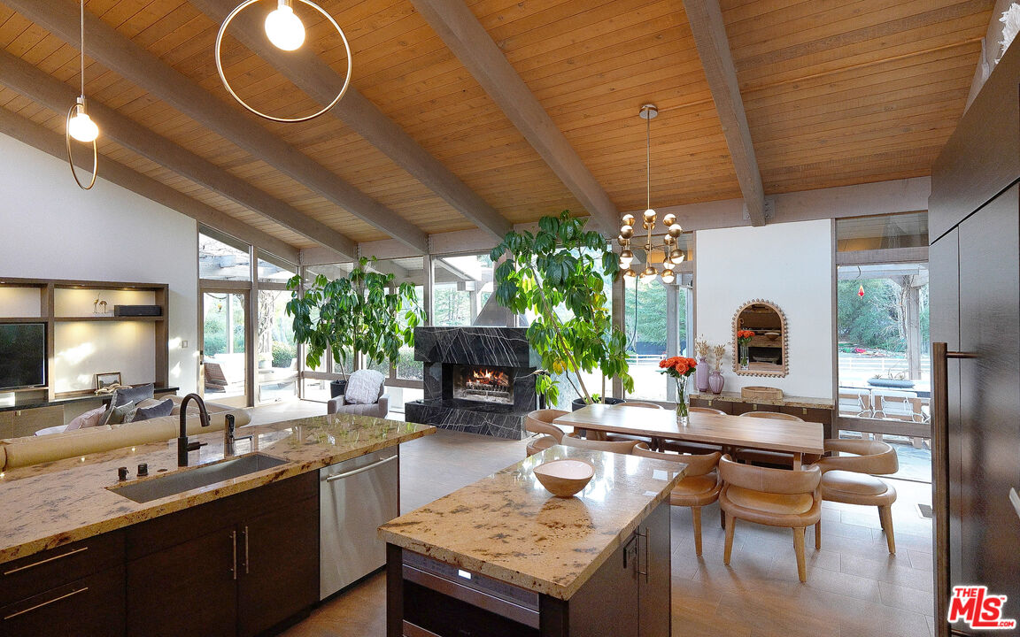 Calabasas, California, 91302, United States, 3 Bedrooms Bedrooms, ,2 BathroomsBathrooms,Residential,For Sale,1723181