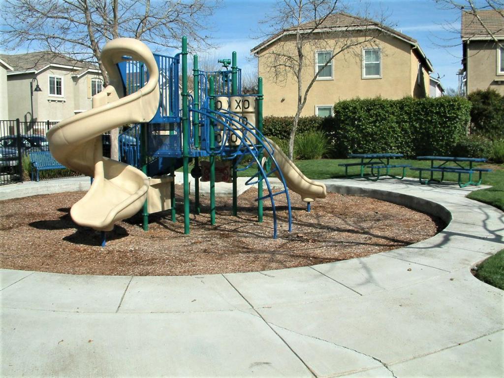 Gilroy, California, 95020, United States, 3 Bedrooms Bedrooms, ,3 BathroomsBathrooms,Residential,For Sale,1825203