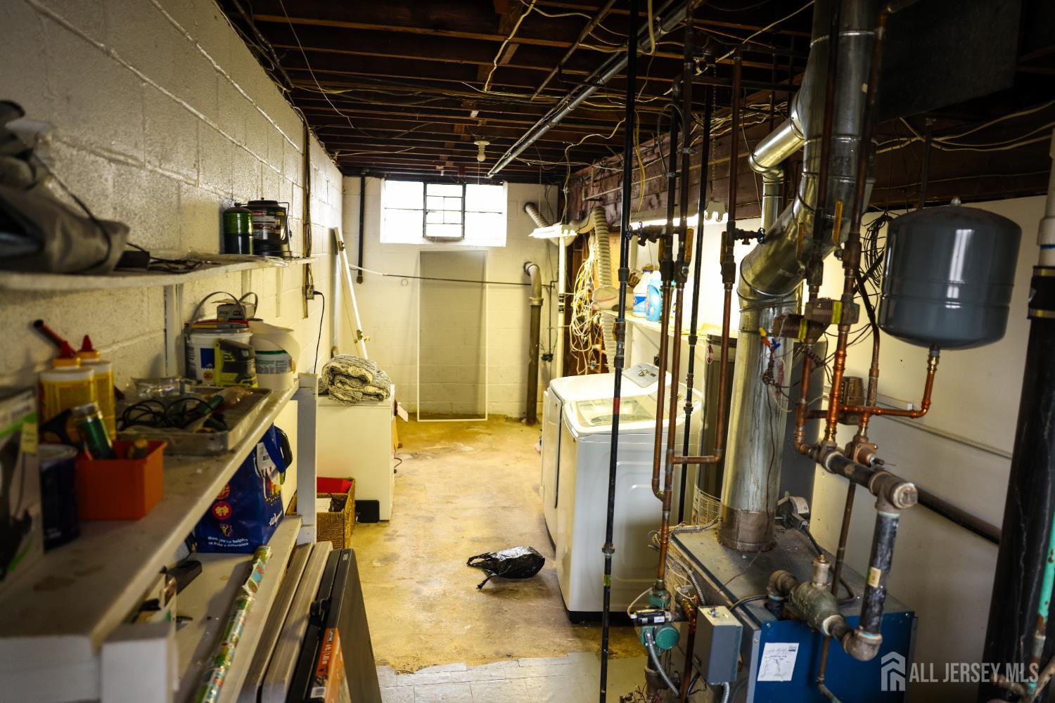 Fords, New Jersey, 08863, United States, 4 Bedrooms Bedrooms, ,2 BathroomsBathrooms,Residential,For Sale,2000605