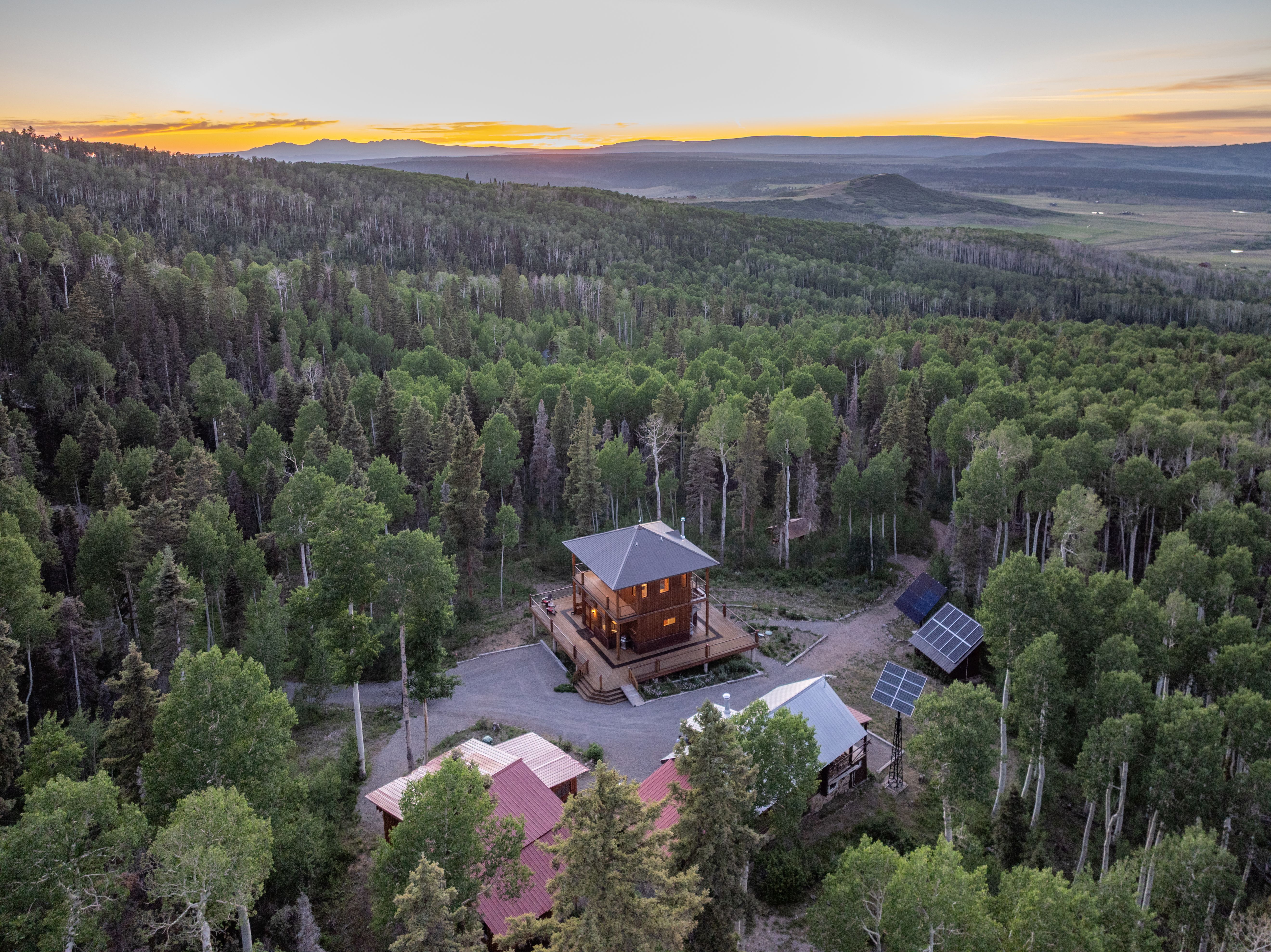  Off-Grid Mountain Retreat Bordering The National Forest - 物件實景