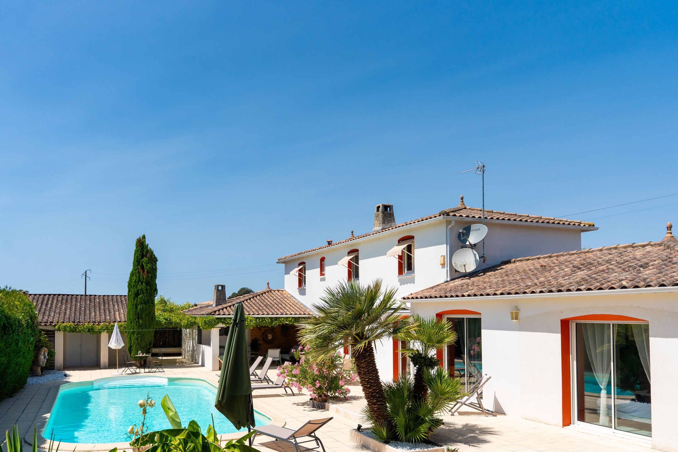  ELEGANT FAMILY HOME WITH POOL AND LANDSCAPED GARDEN NEAR ROYAN - 物件實景