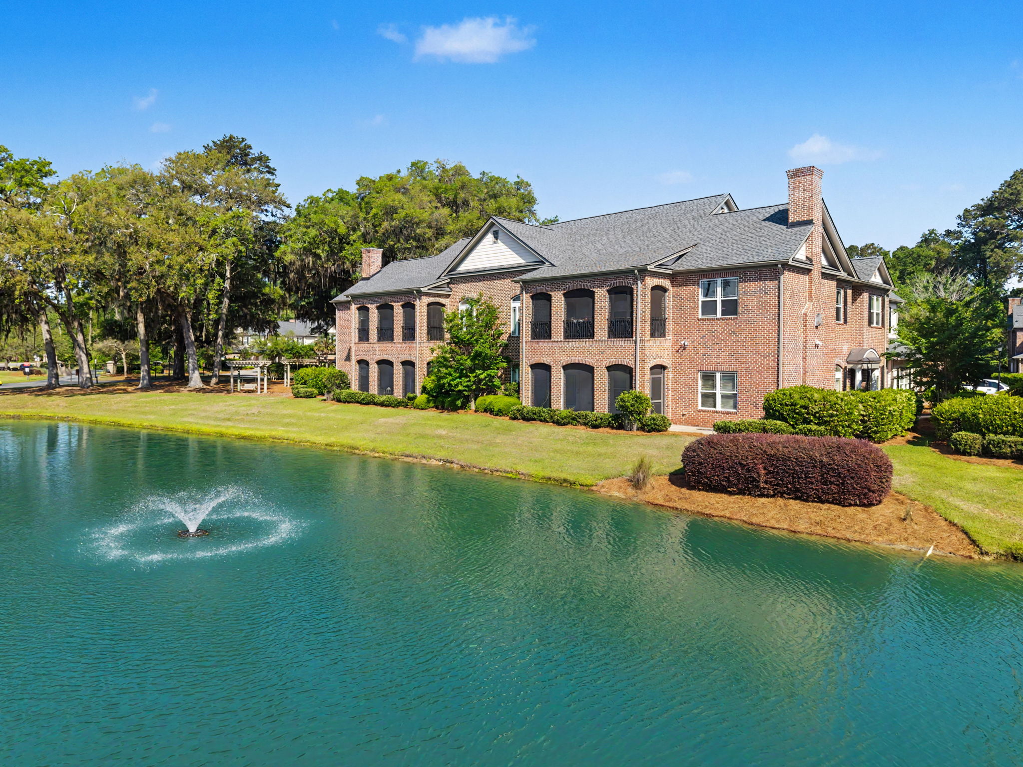  1201 River Oaks Drive, Richmond Hill - 物件實景