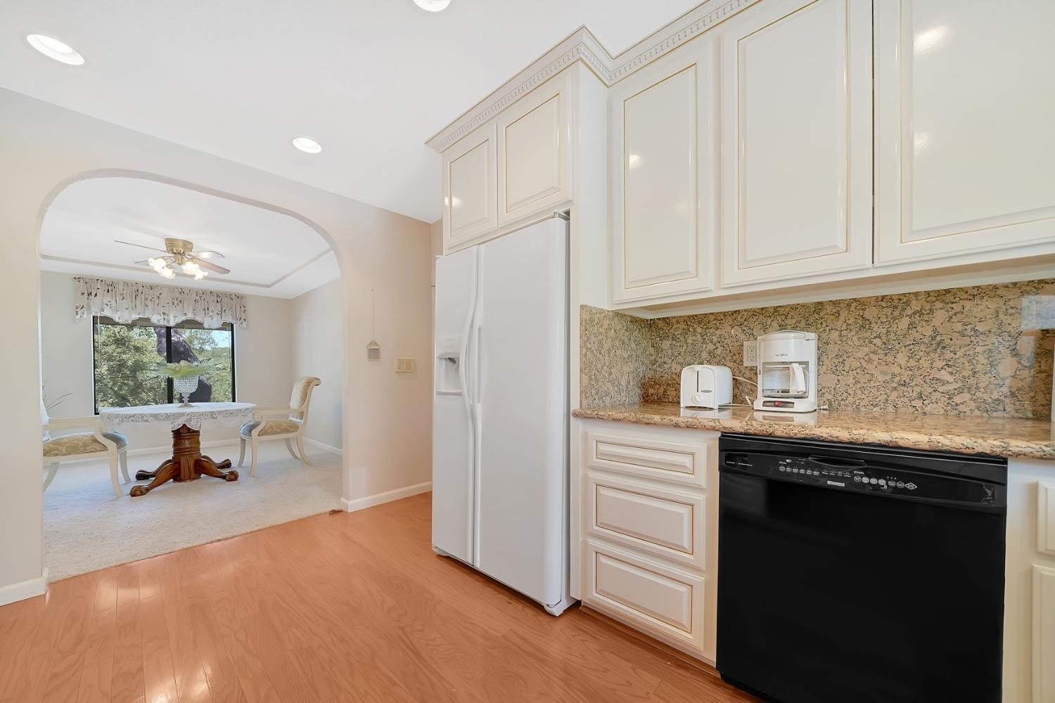 Valley Springs, California, 95252, United States, 3 Bedrooms Bedrooms, ,2 BathroomsBathrooms,Residential,For Sale,1944920