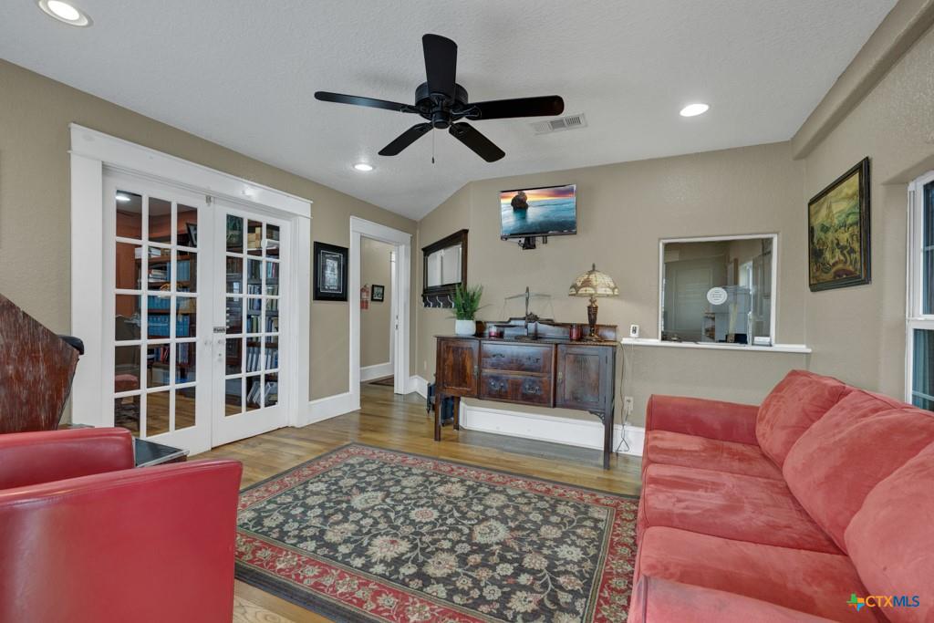 San Marcos, Texas, 78666, United States, 5 Bedrooms Bedrooms, ,1 BathroomBathrooms,Residential,For Sale,1944829