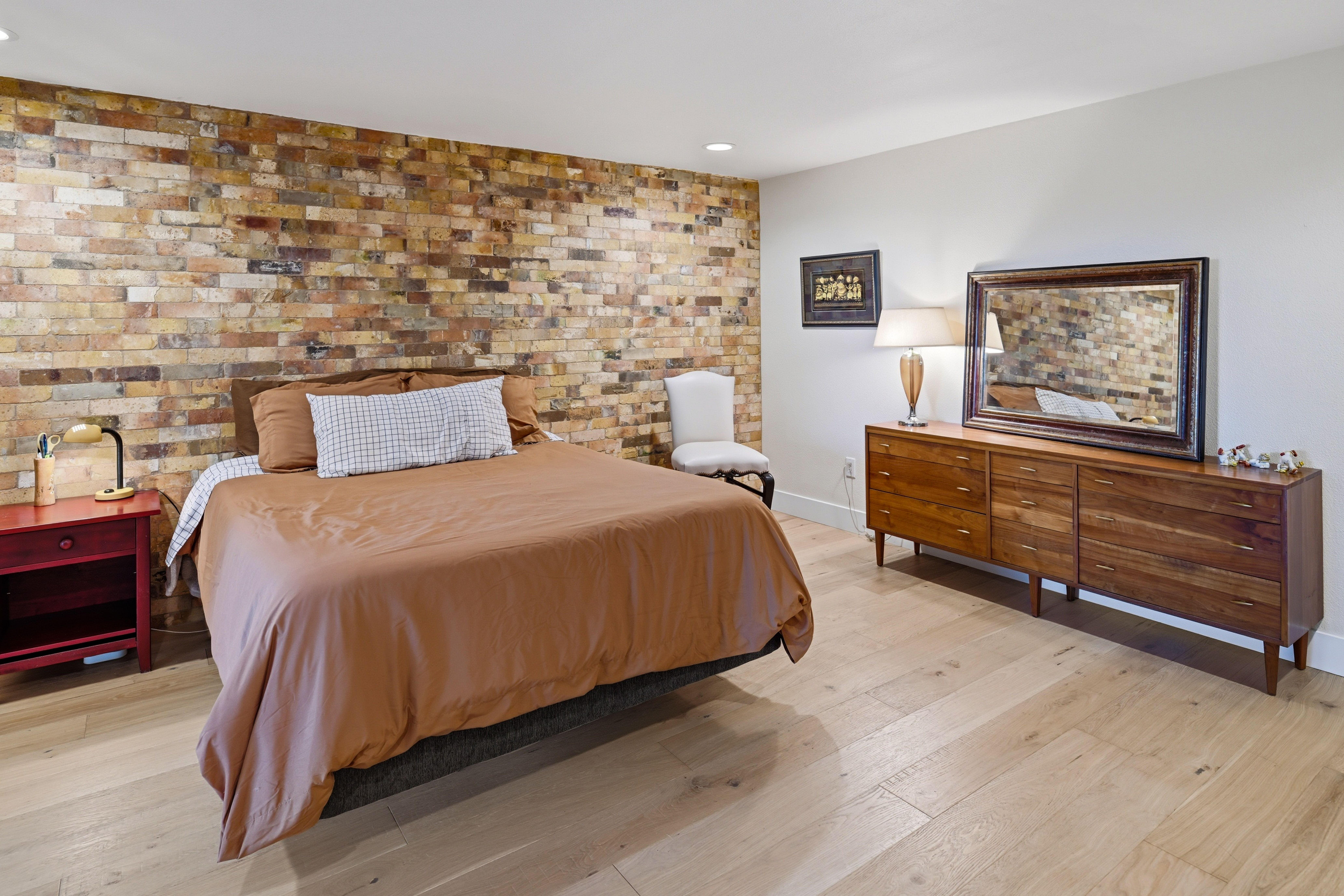  Timeless Downtown Elegance in Hayward’s Historic Prospect Hill - 物件實景